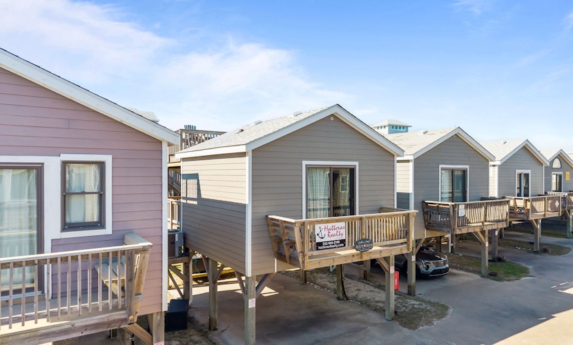 Beautiful Condo w/ Central AC, Ocean View, Shared Pool, & Free WiFi