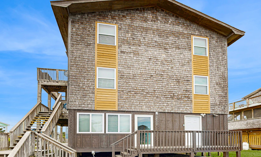 Tarpon Drive Hideaway B:Dog-friendly duplex w/Balcony