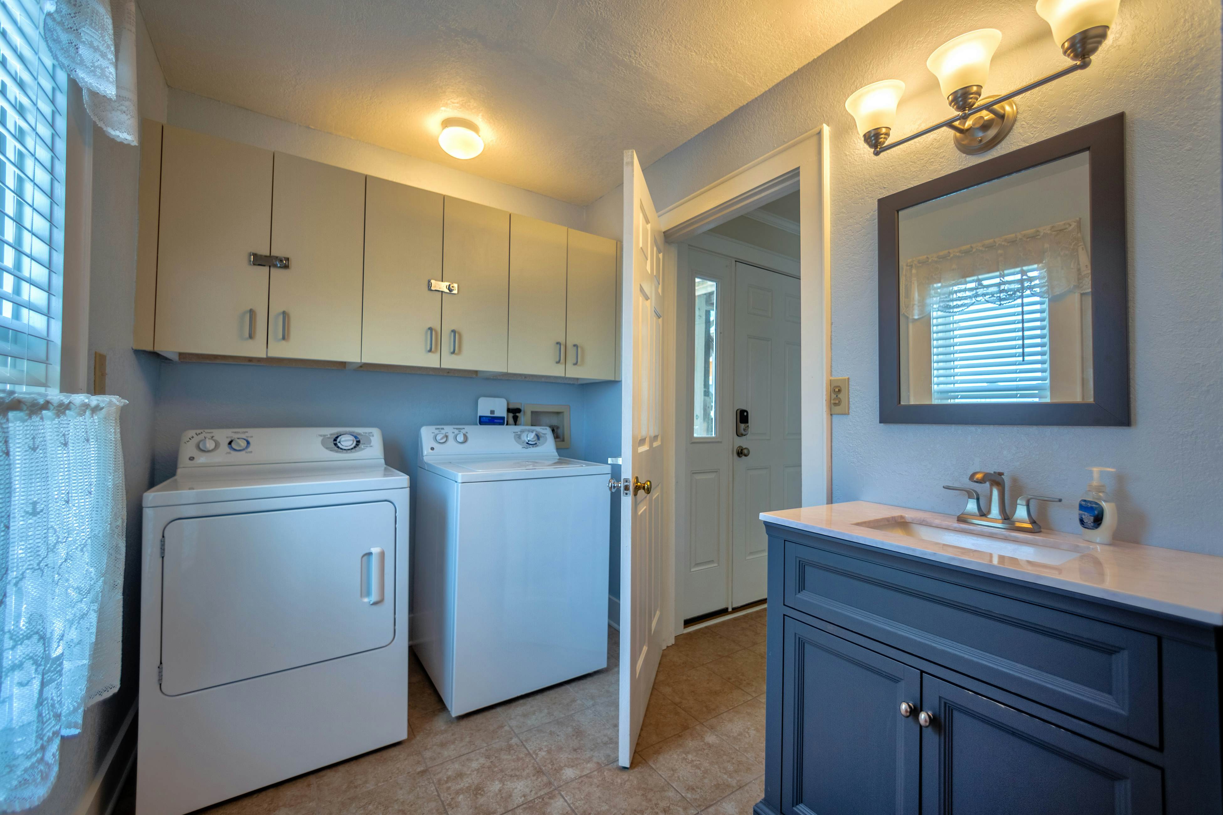 AVIC605 Sandy's Spot 605 IC