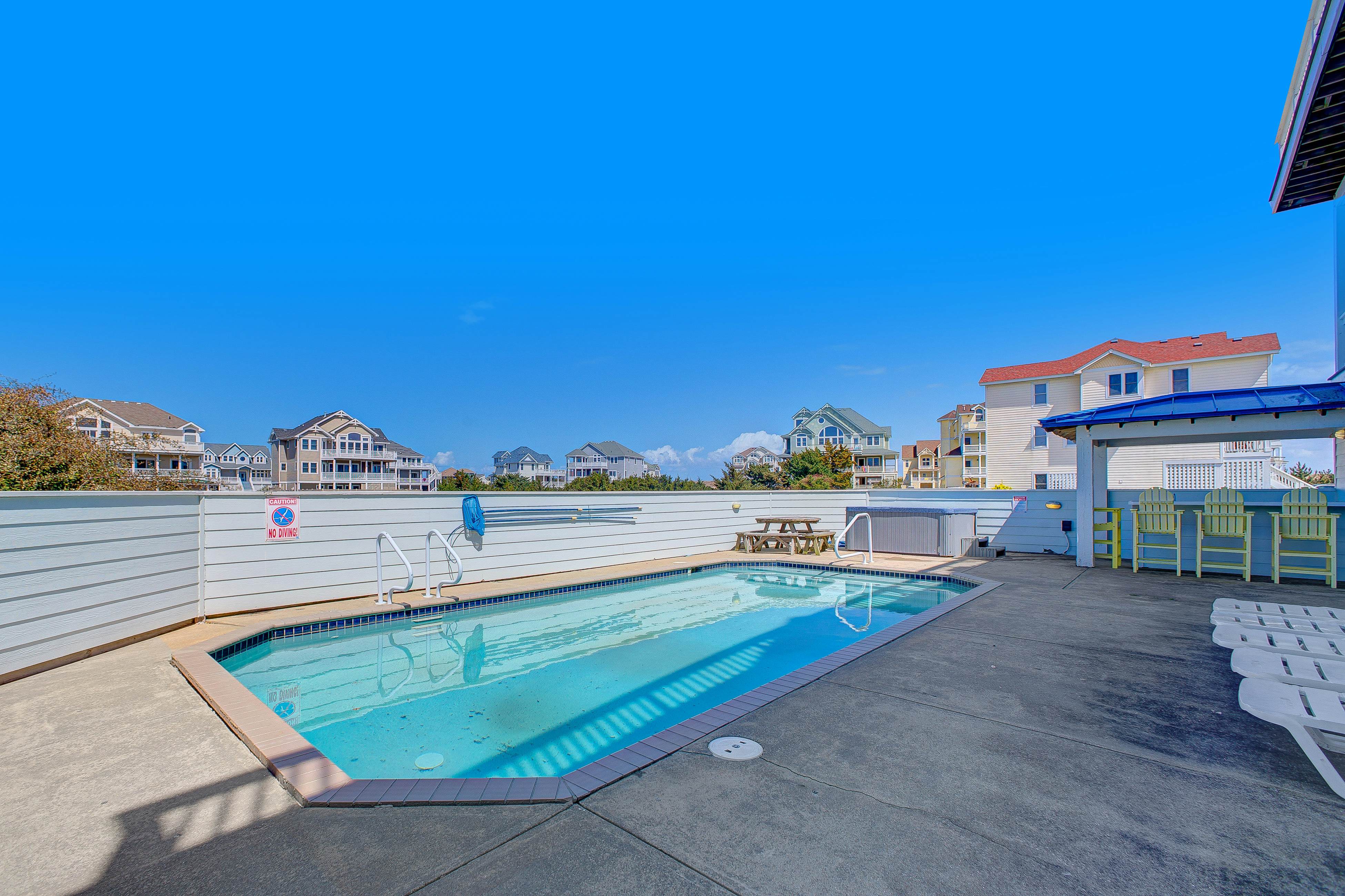 AVLE796 The Shark Tank 796