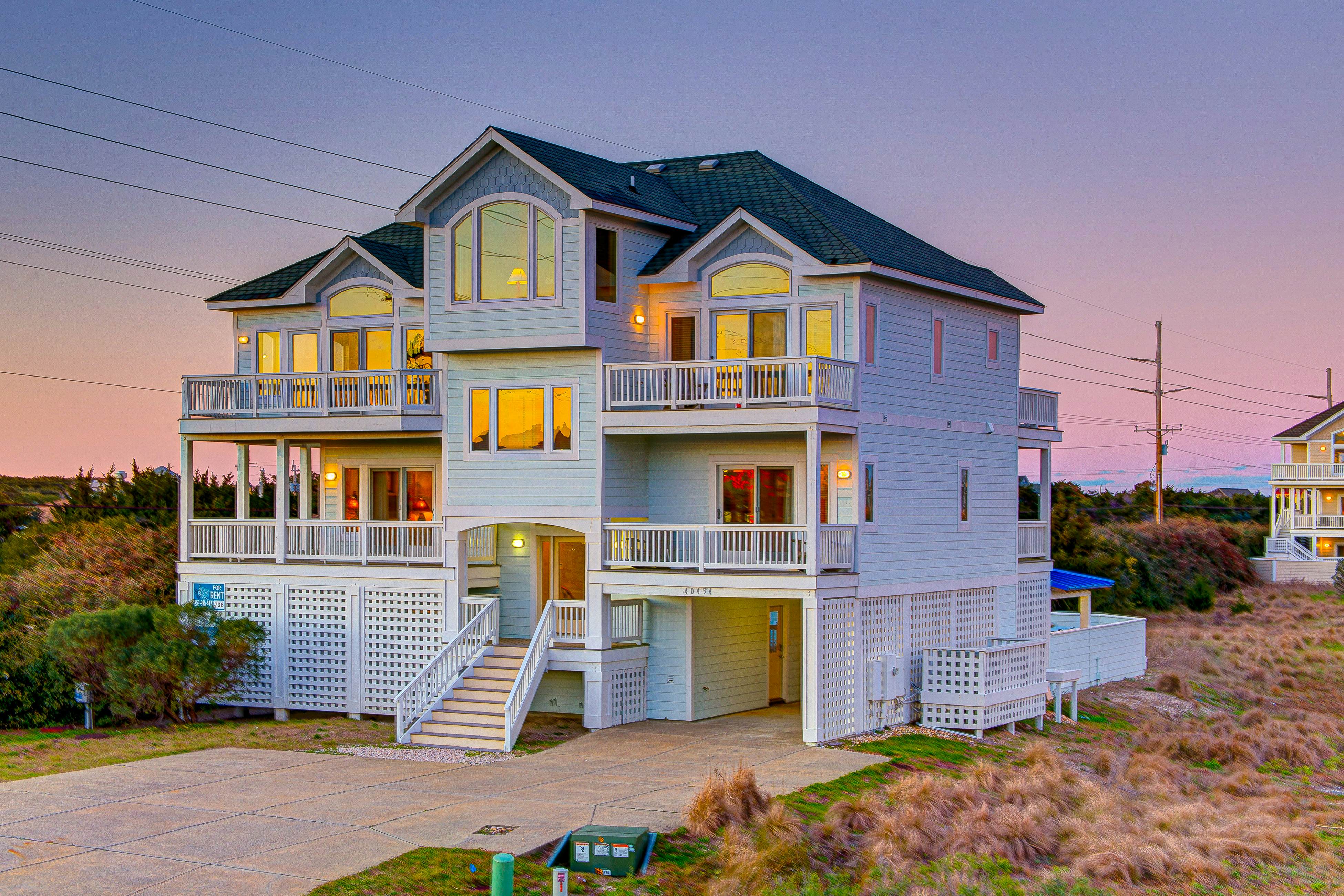 AVLE796 The Shark Tank 796