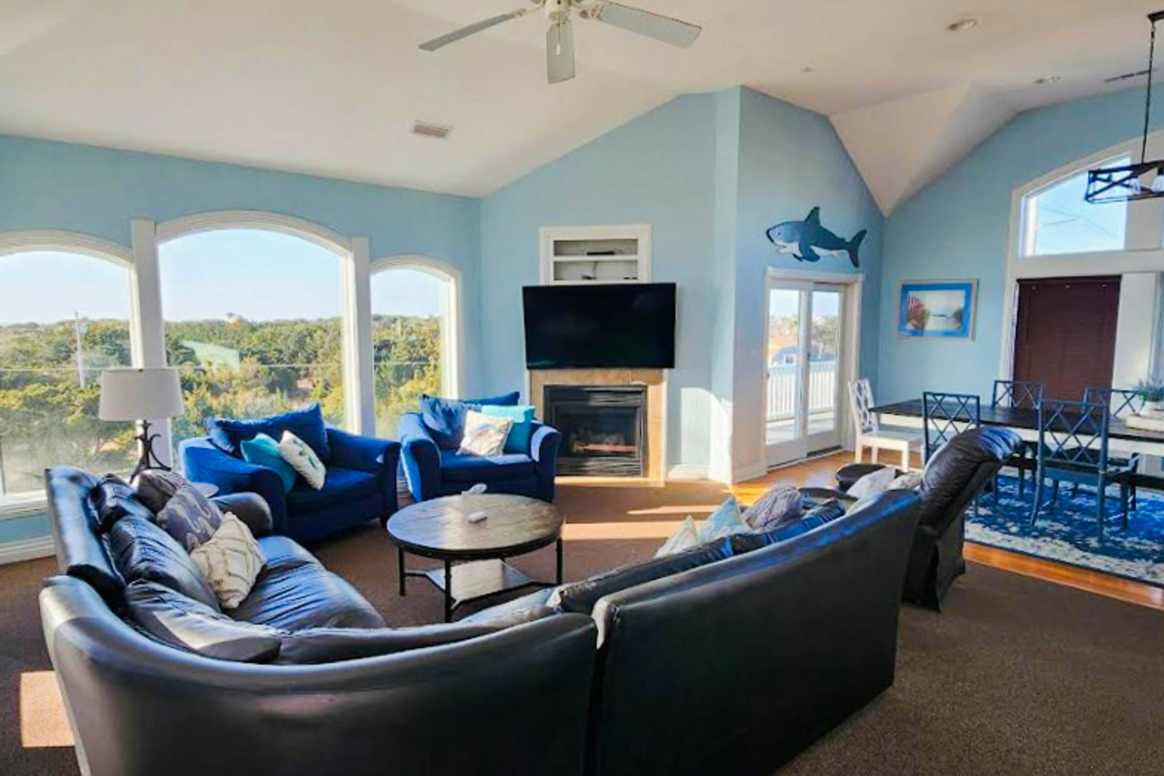 AVLE796 The Shark Tank 796