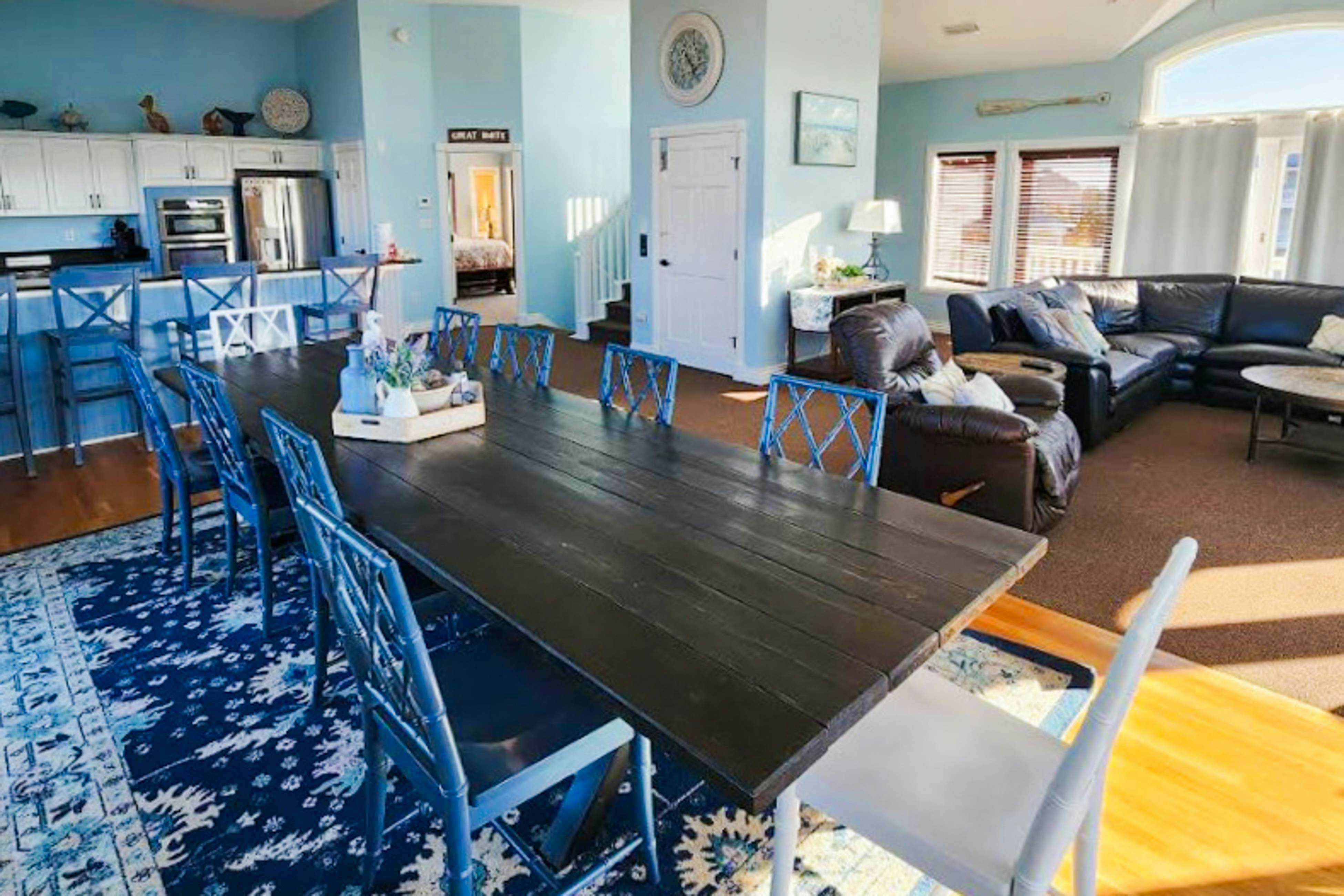 AVLE796 The Shark Tank 796