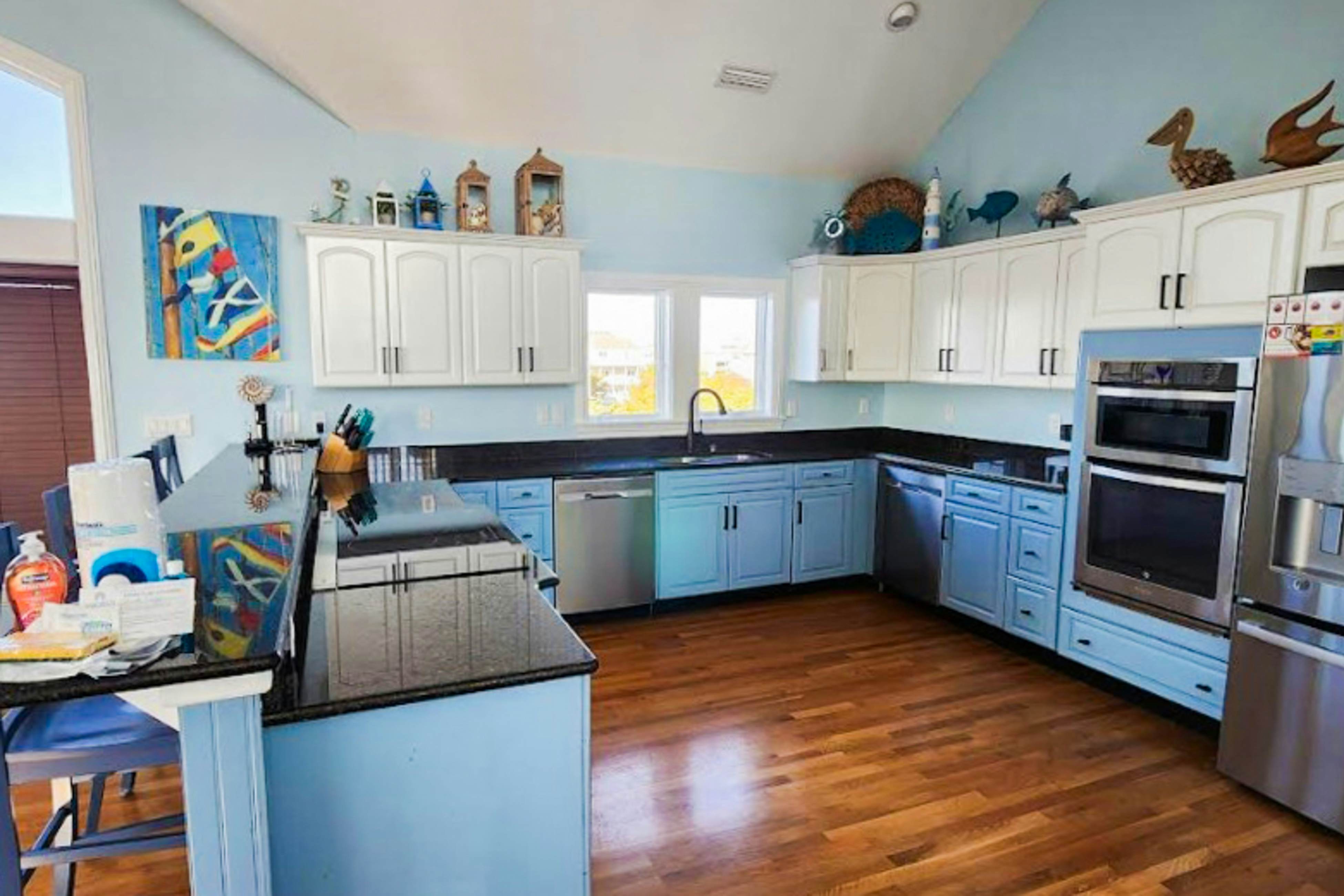 AVLE796 The Shark Tank 796