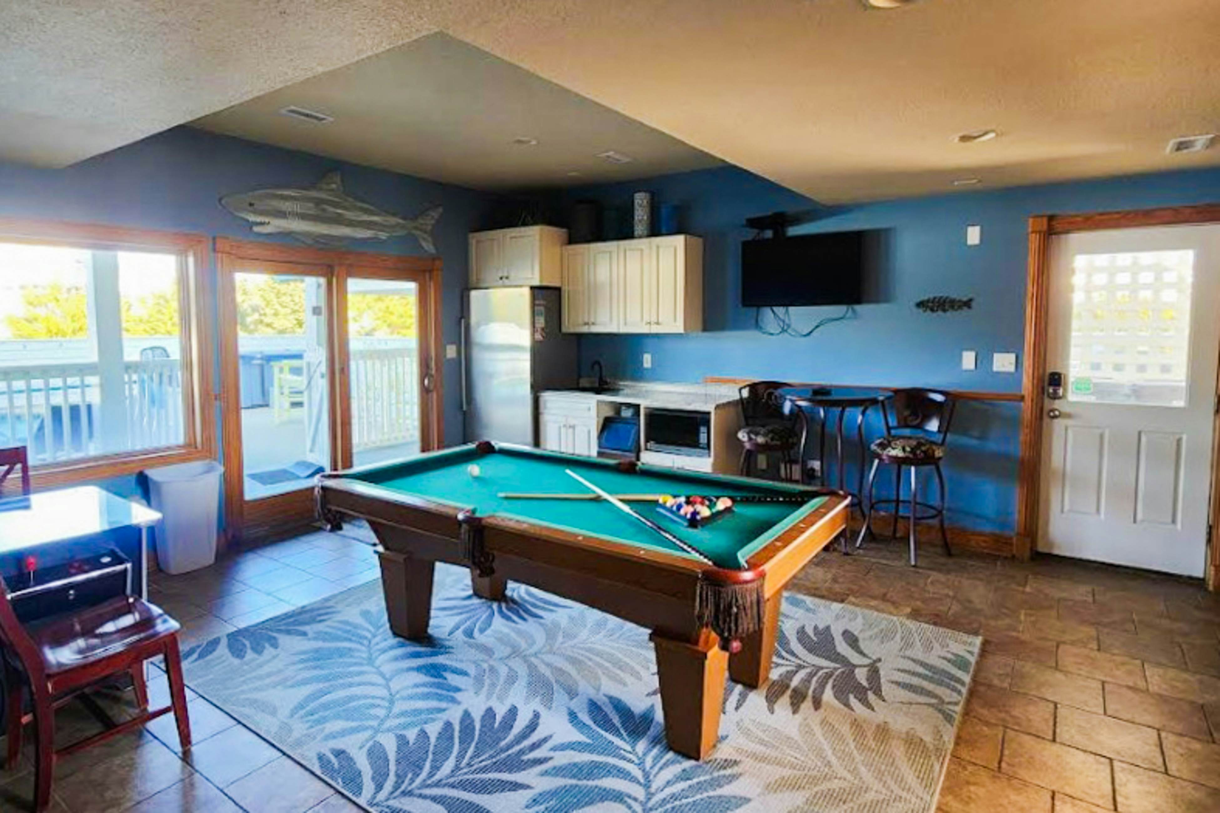 AVLE796 The Shark Tank 796