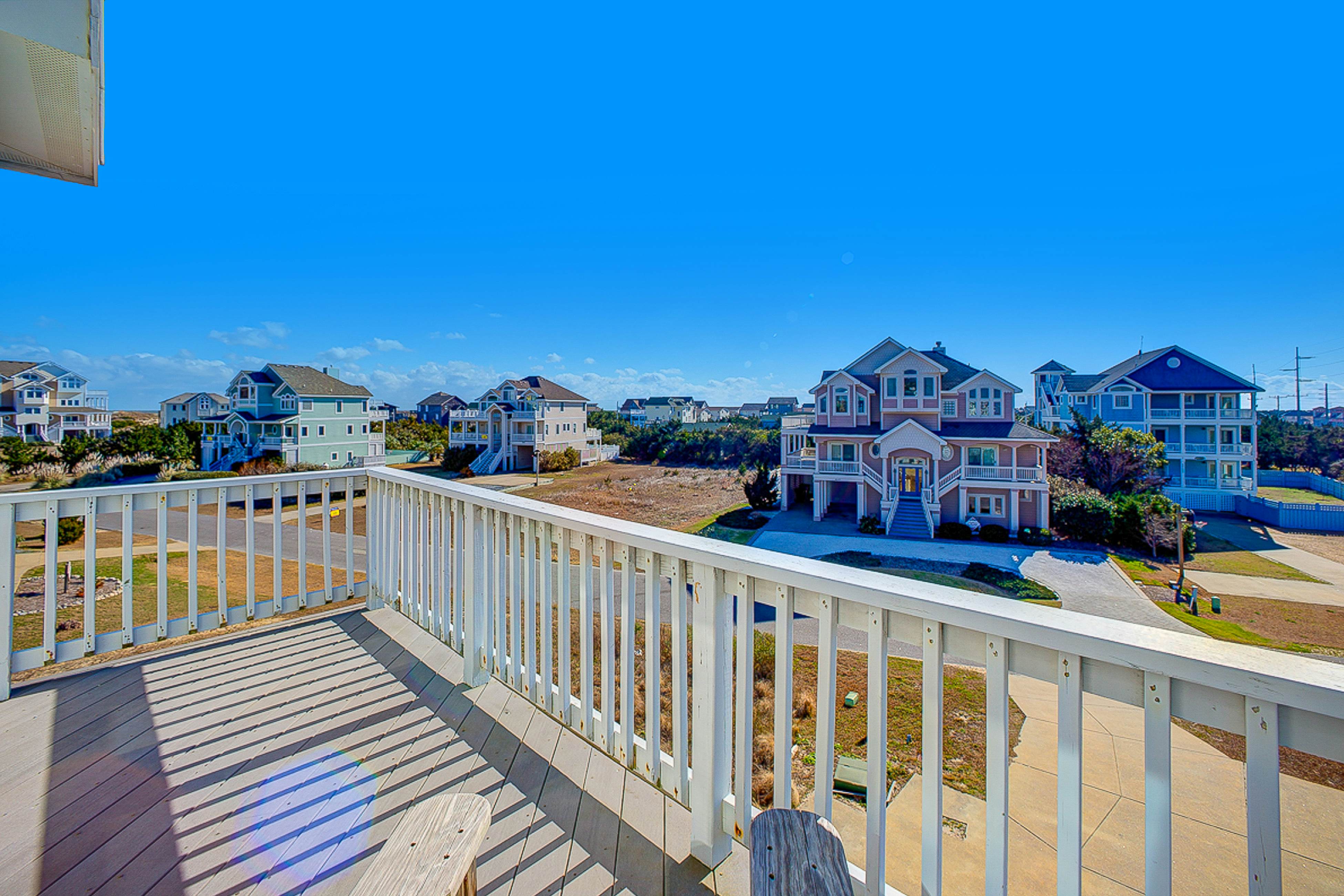 AVLE796 The Shark Tank 796