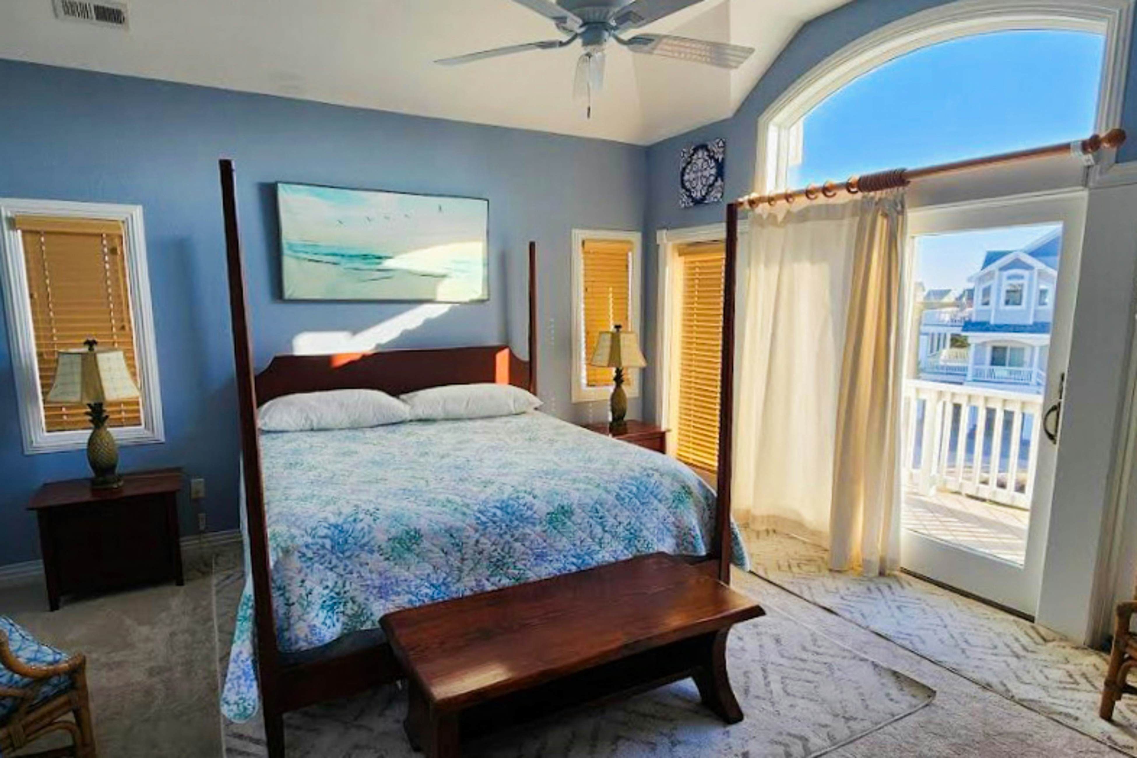 AVLE796 The Shark Tank 796