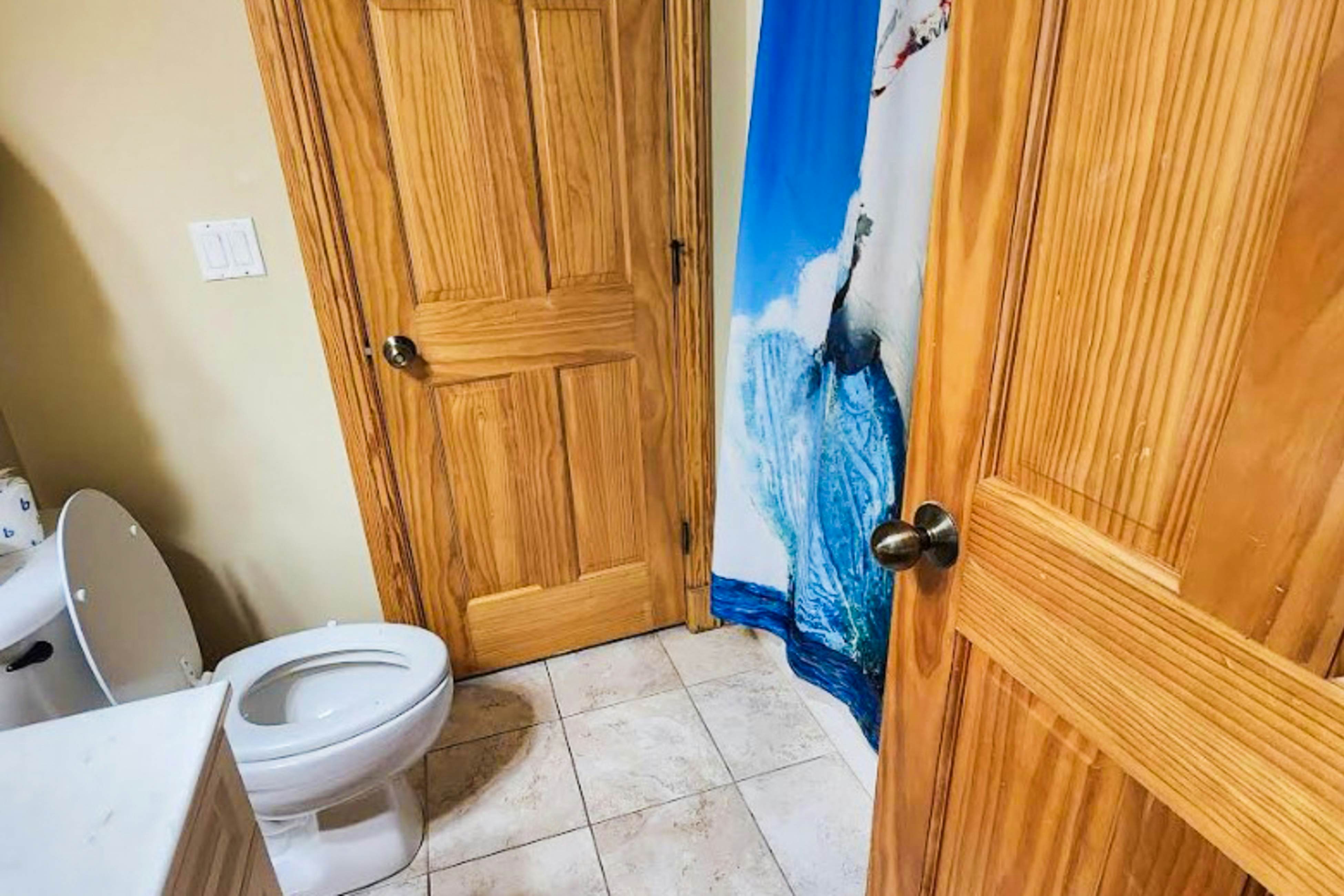 AVLE796 The Shark Tank 796