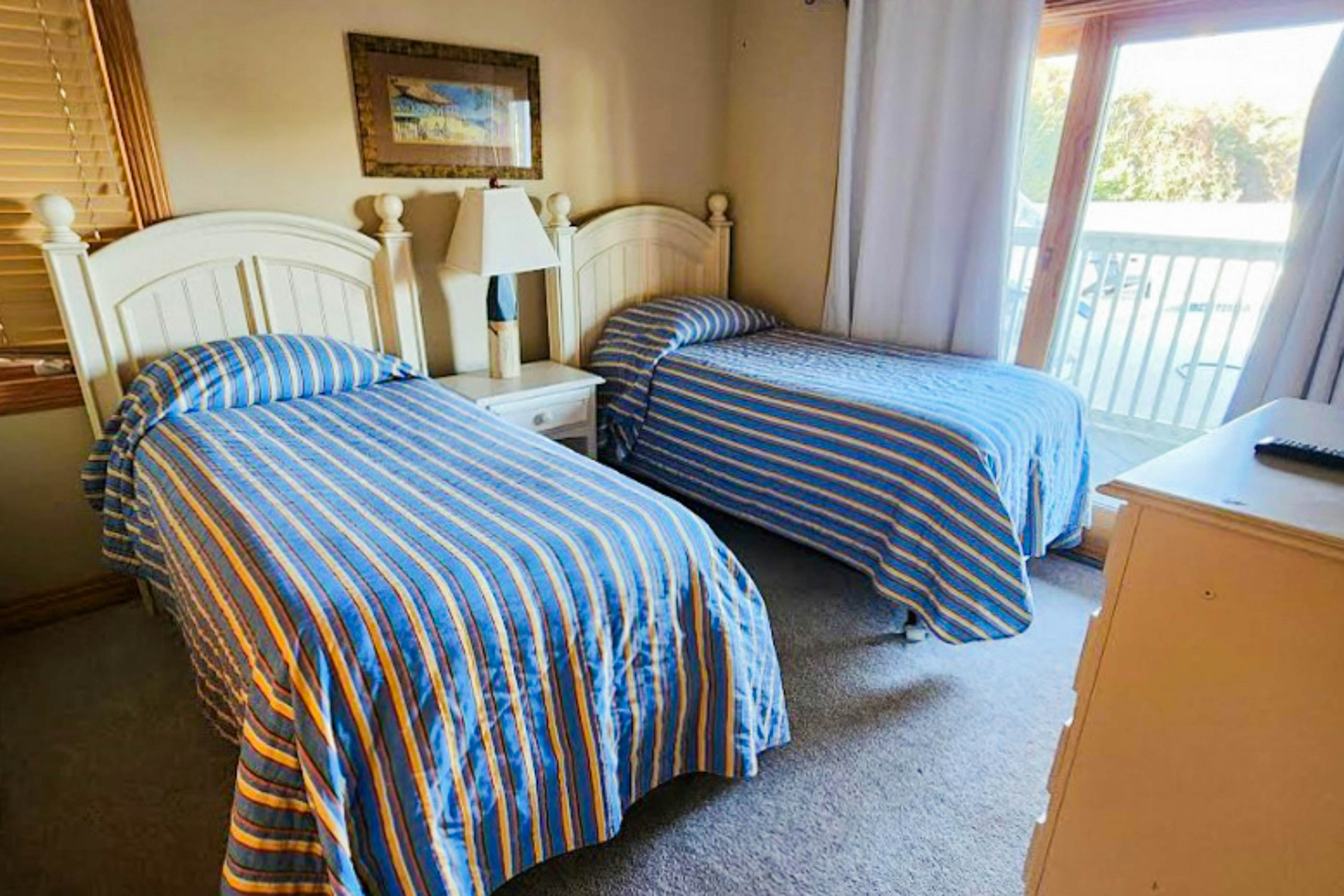 AVLE796 The Shark Tank 796