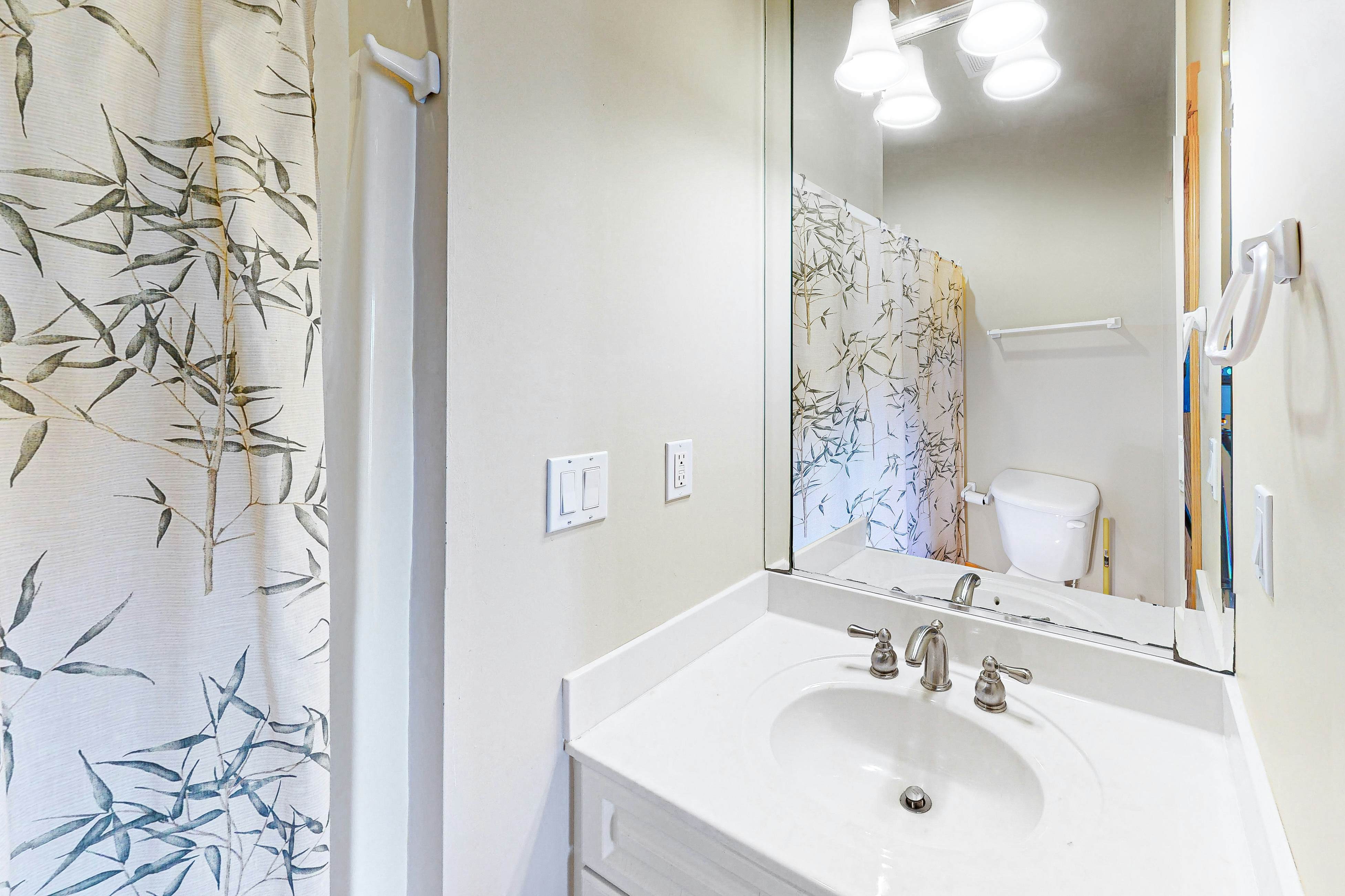 AVLE796 The Shark Tank 796