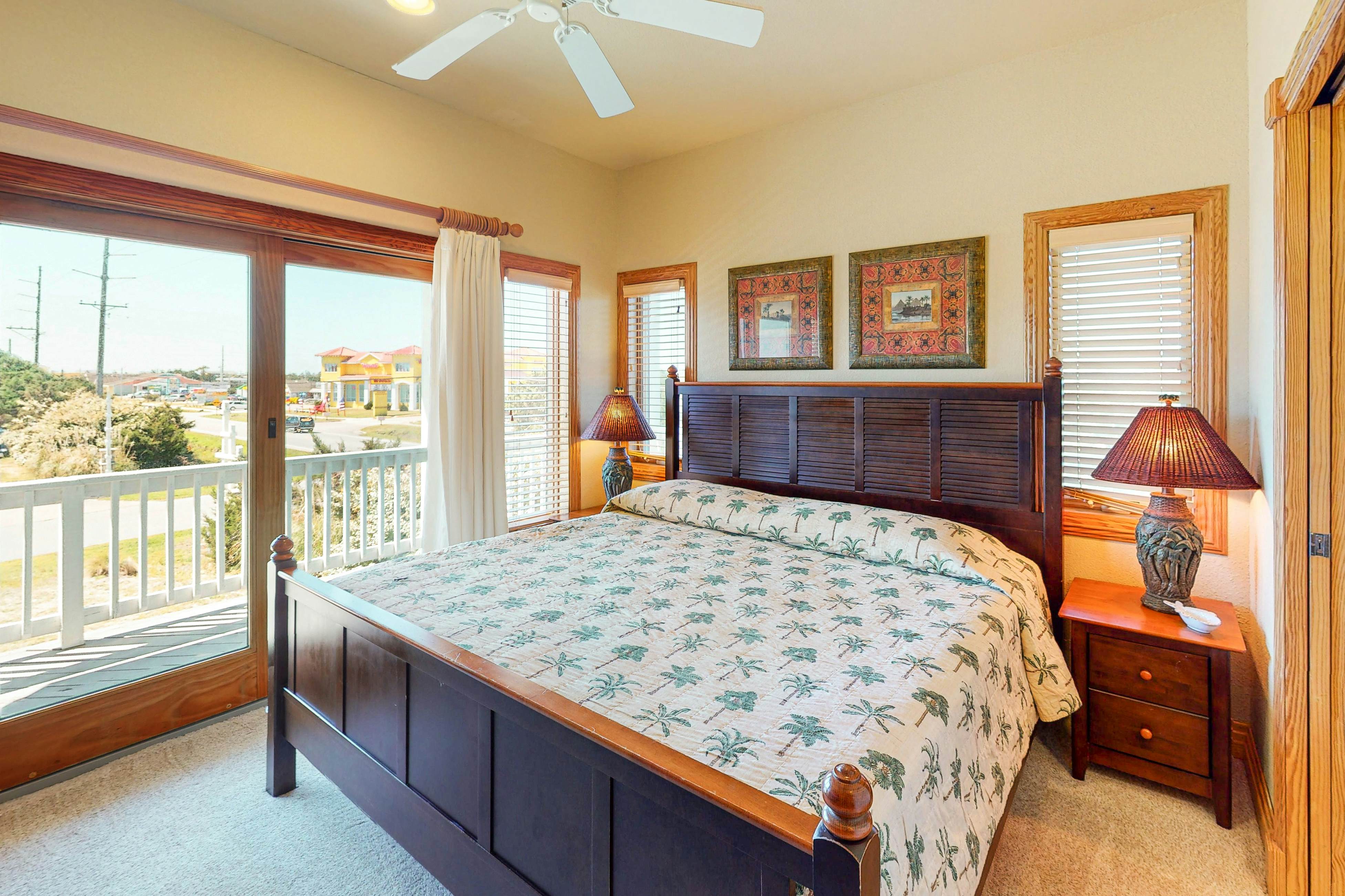 AVLE796 The Shark Tank 796