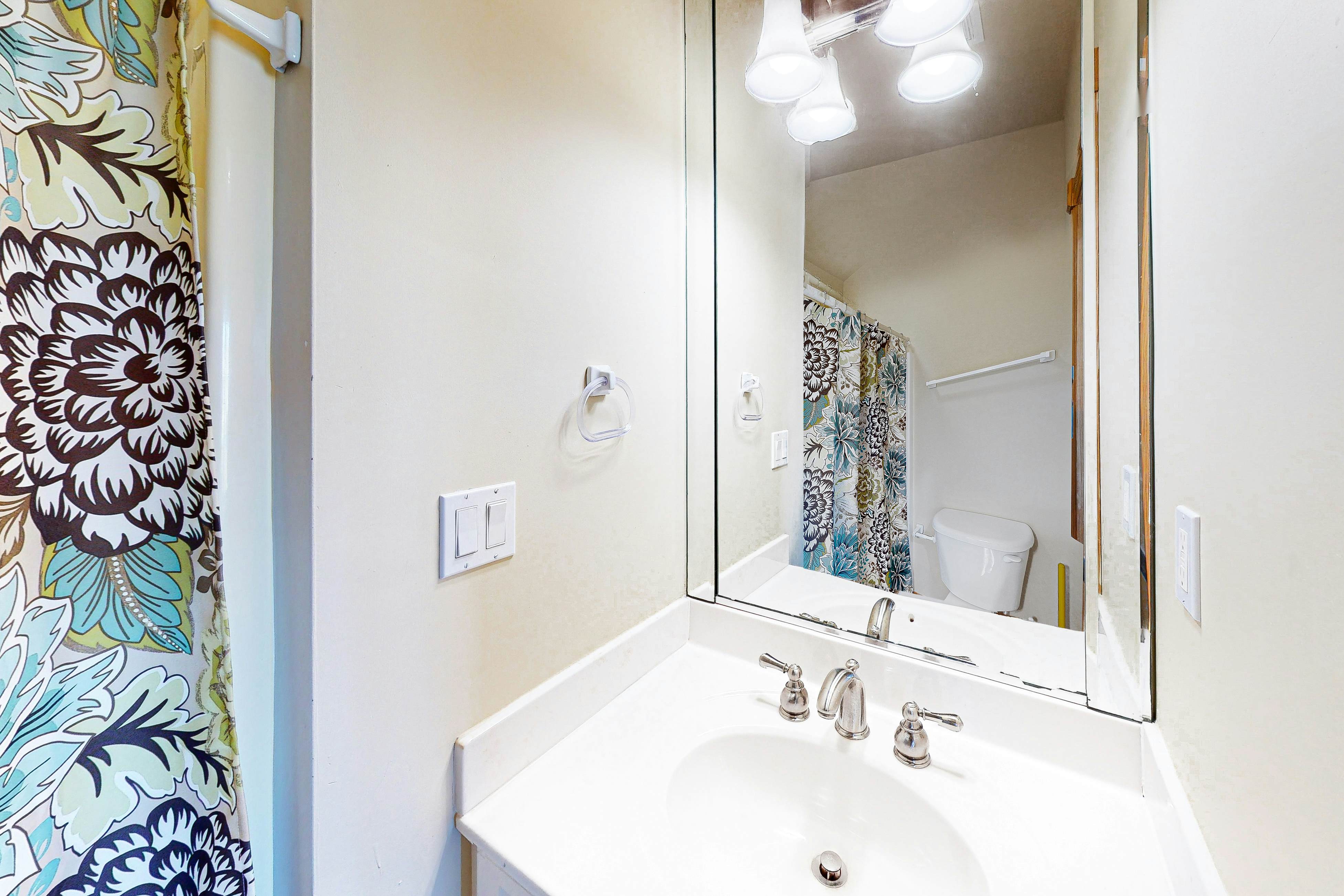 AVLE796 The Shark Tank 796