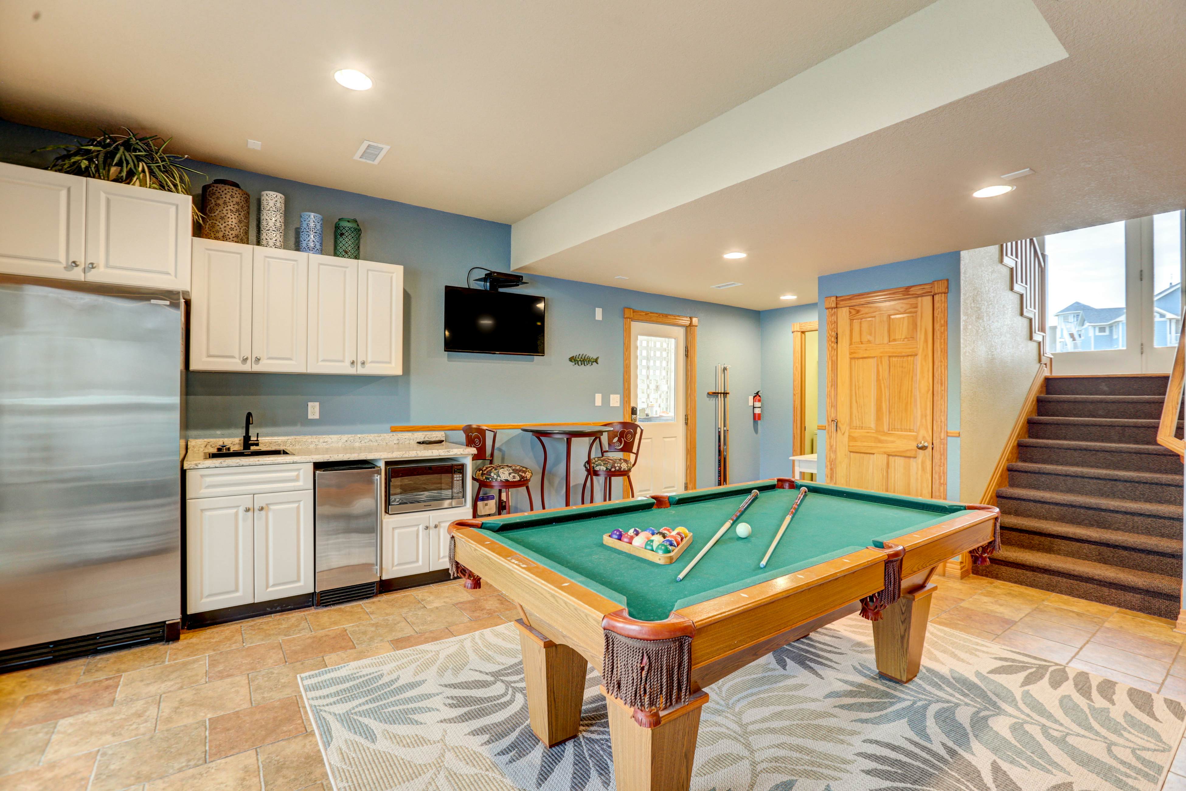 AVLE796 The Shark Tank 796