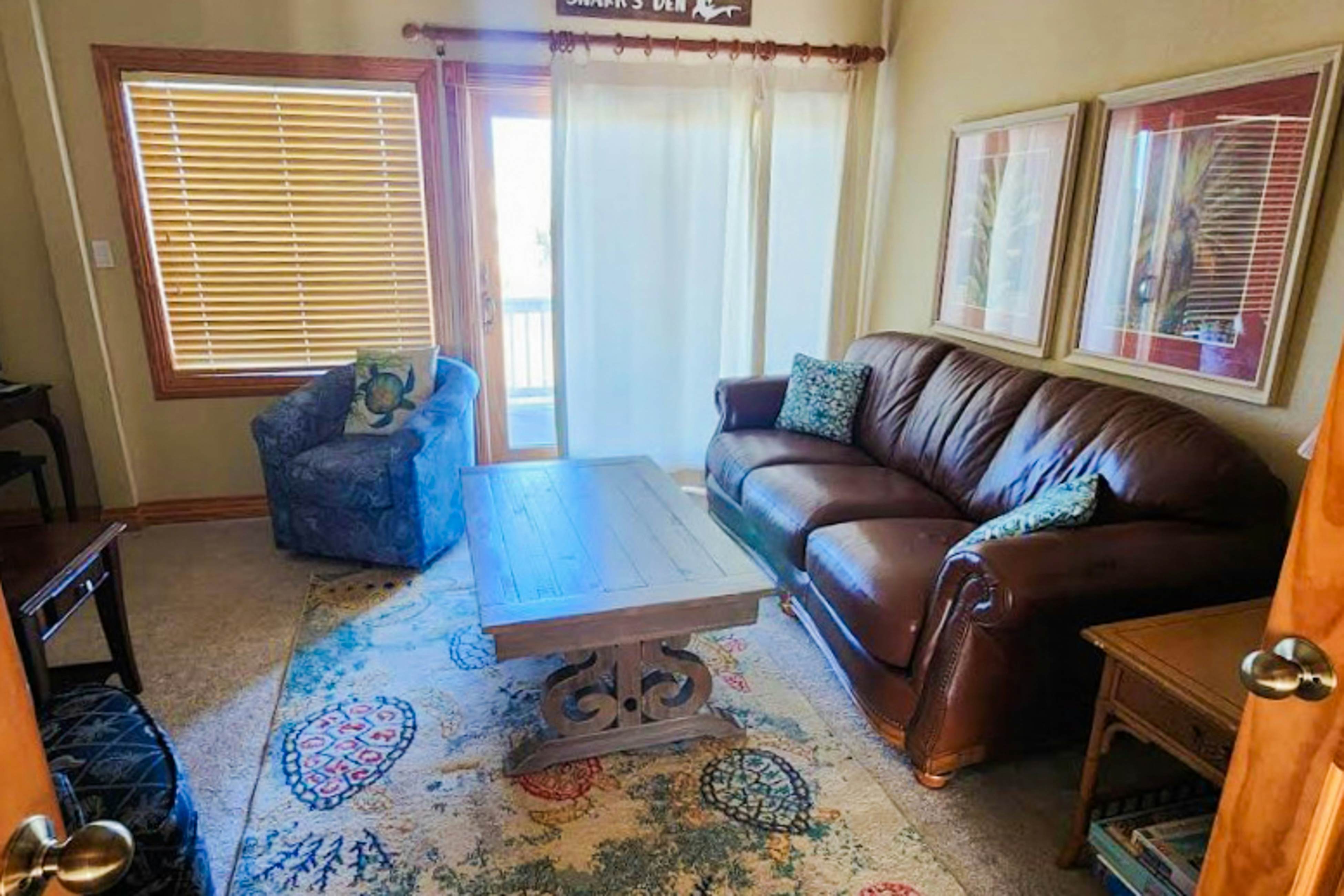 AVLE796 The Shark Tank 796