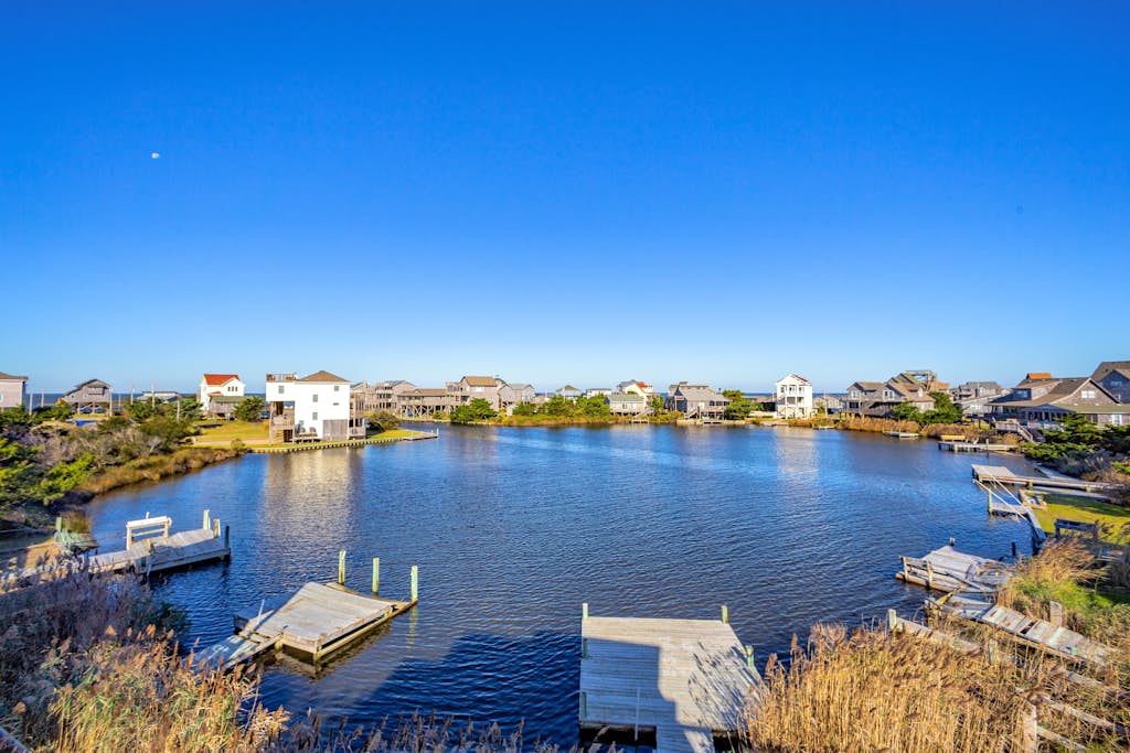 Sea Dream 440: Lagoon-front home w/private dock