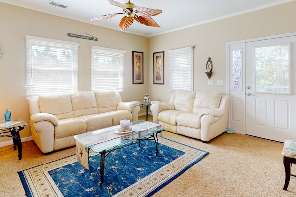 Blue Bayou: Canalfront, 2 screened porches - near beach