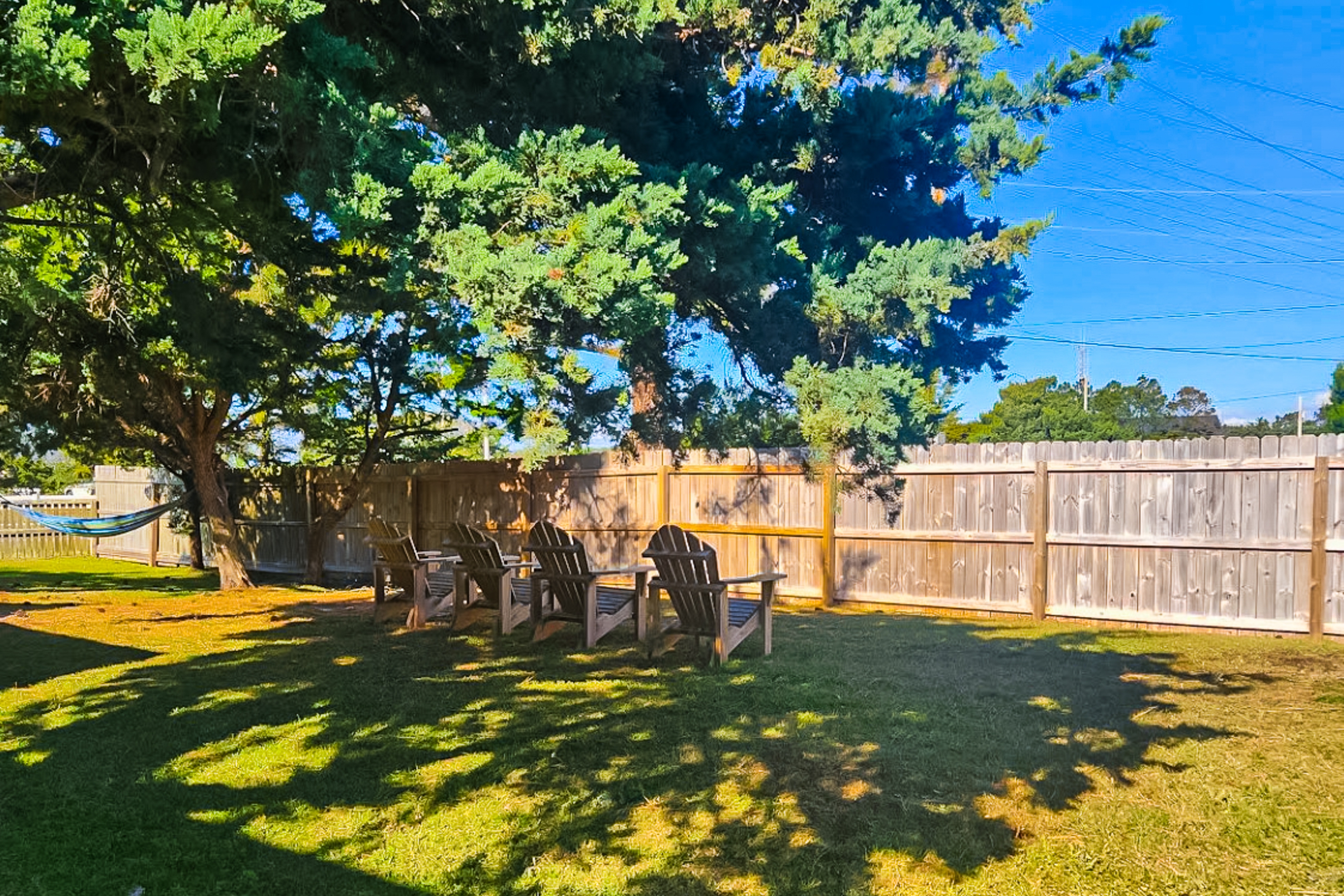 Fully-renovated, dog-friendly home near the beach with fast WiFi, washer/dryer