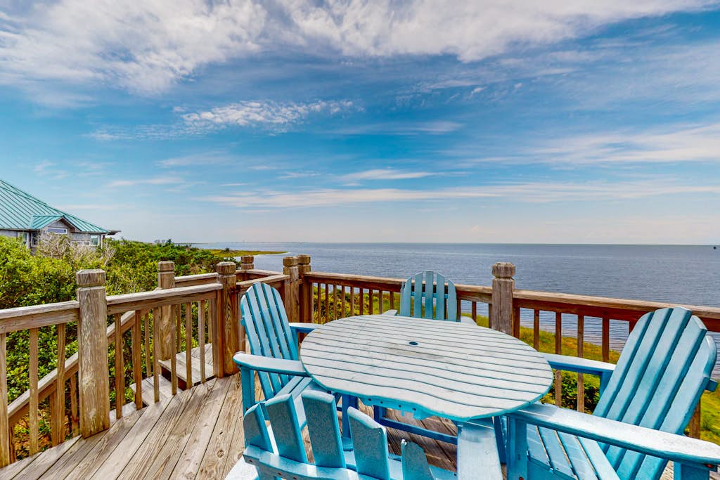 Waterfront home with pool, private hot tub, ocean view, W/D & AC - dog-friendly