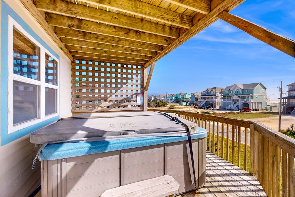 Ocean-view house with central AC & private hot tub