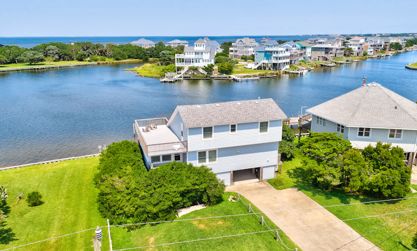 Waterfront, Dog-Friendly House w/Shared Pool, Free WiFi, Private W/D, Central AC