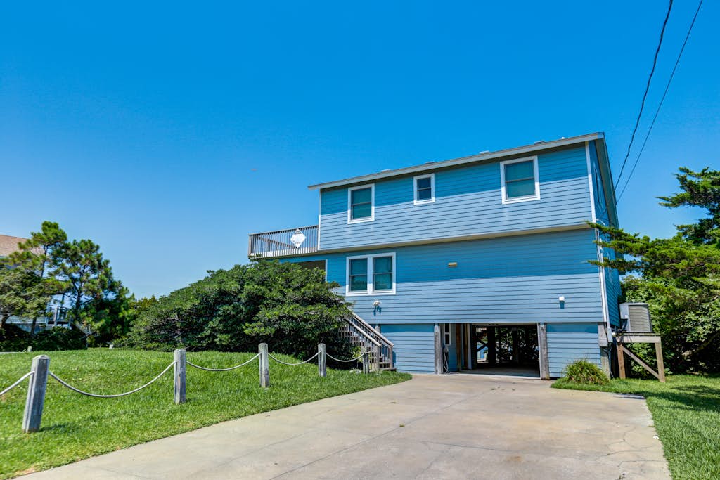 Waterfront, Dog-Friendly House w/Shared Pool, Free WiFi, Private W/D, Central AC