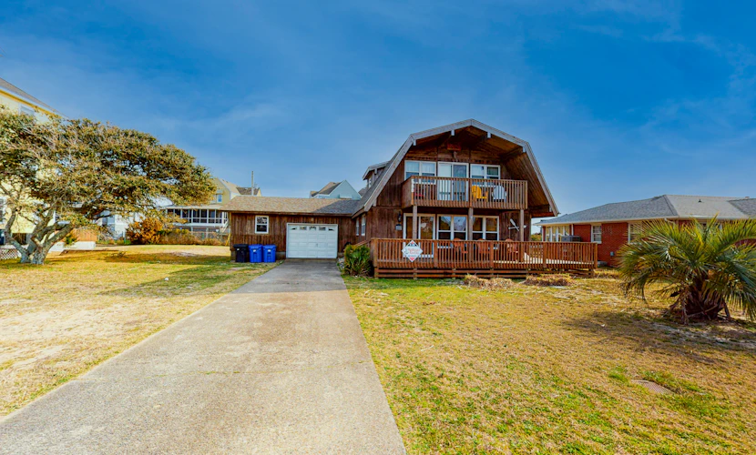 Beautiful house w/Shared Pool, Private Washer/Dryer, Central AC, Free WiFi