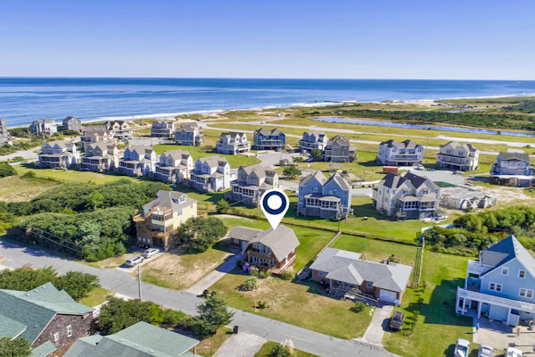 Beautiful house w/Shared Pool, Private Washer/Dryer, Central AC, Free WiFi