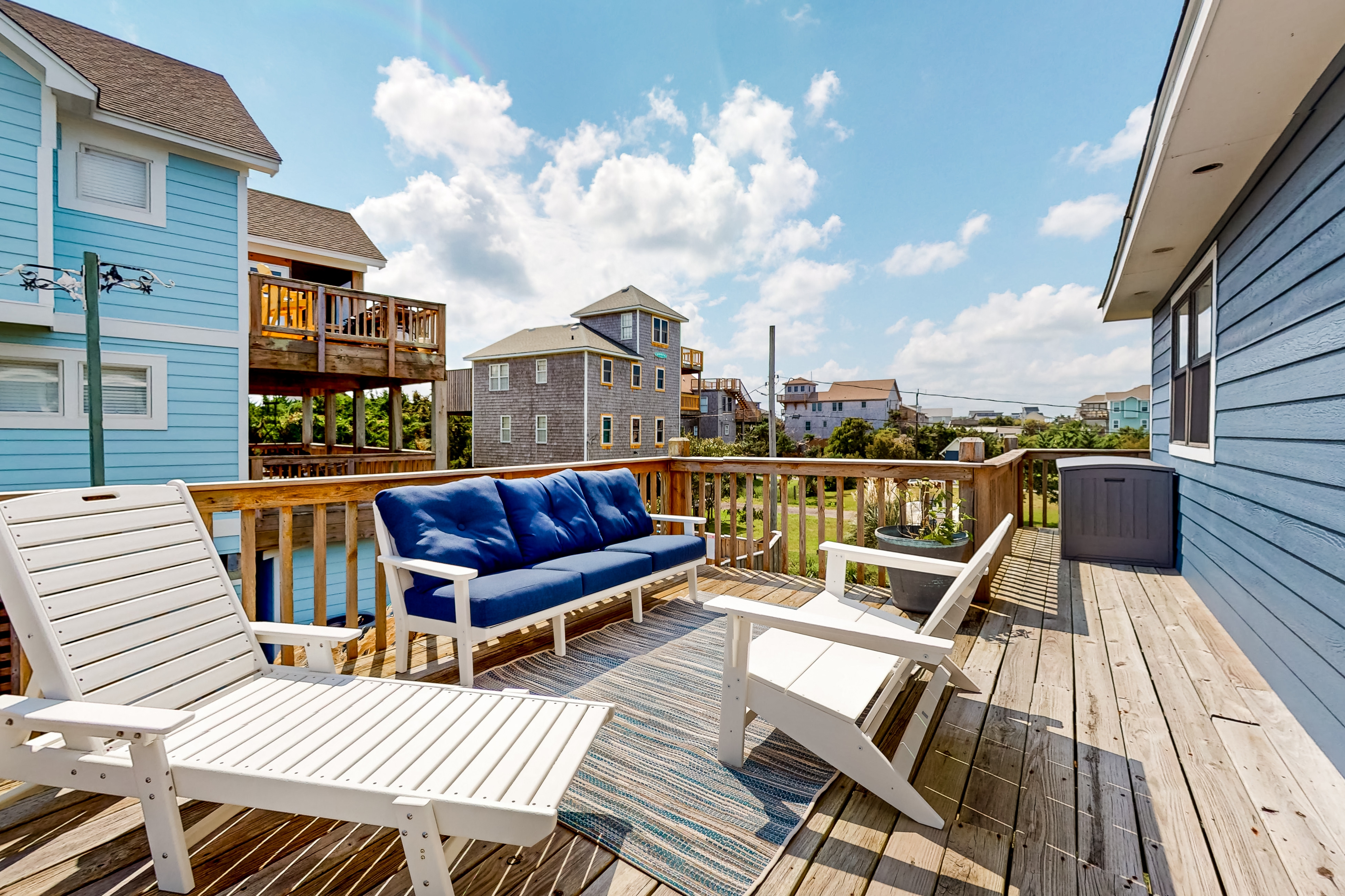 Cute home close to beach with private hot tub, deck, electric vehicle charger