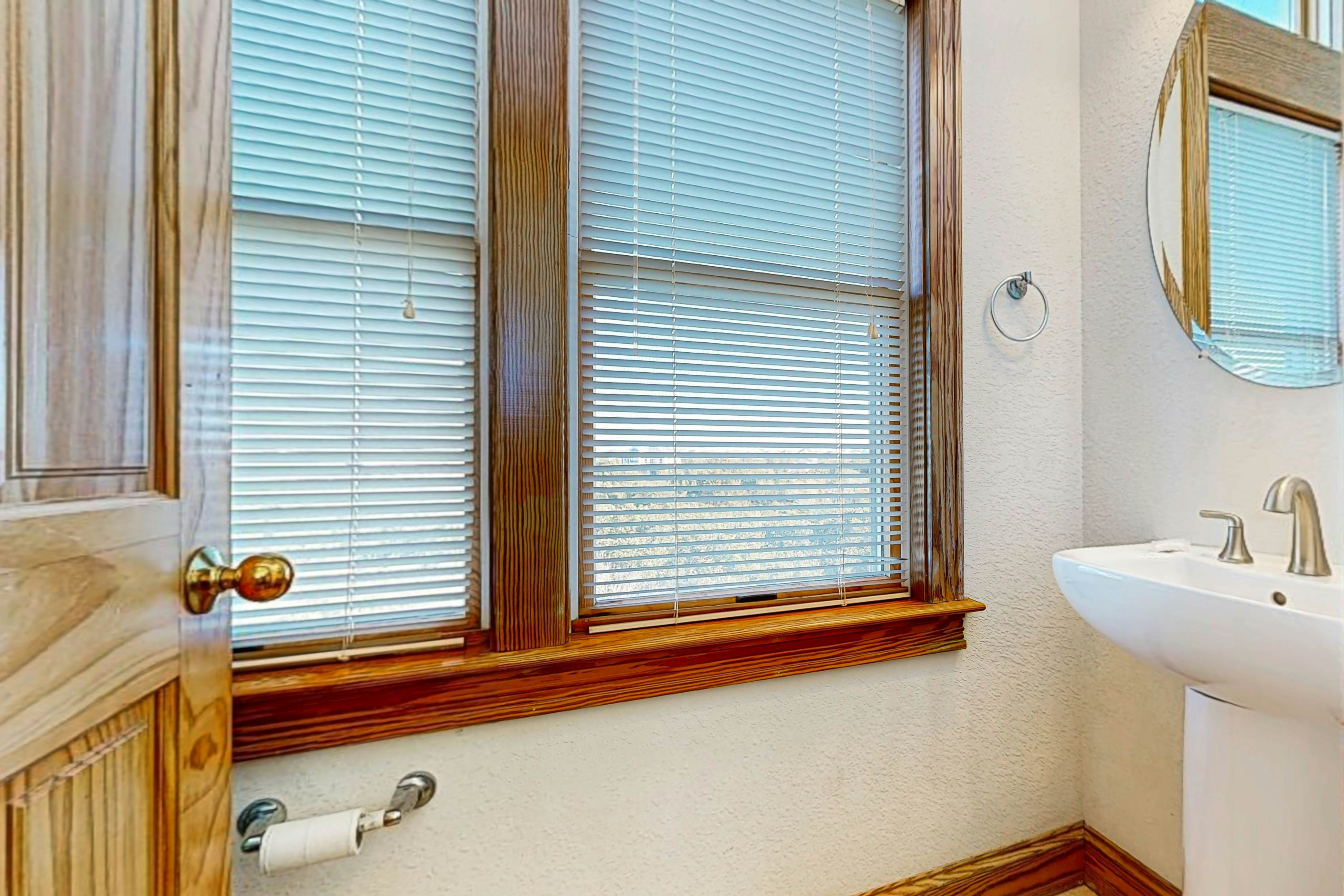 AVKS1115 The Oaks #15-11