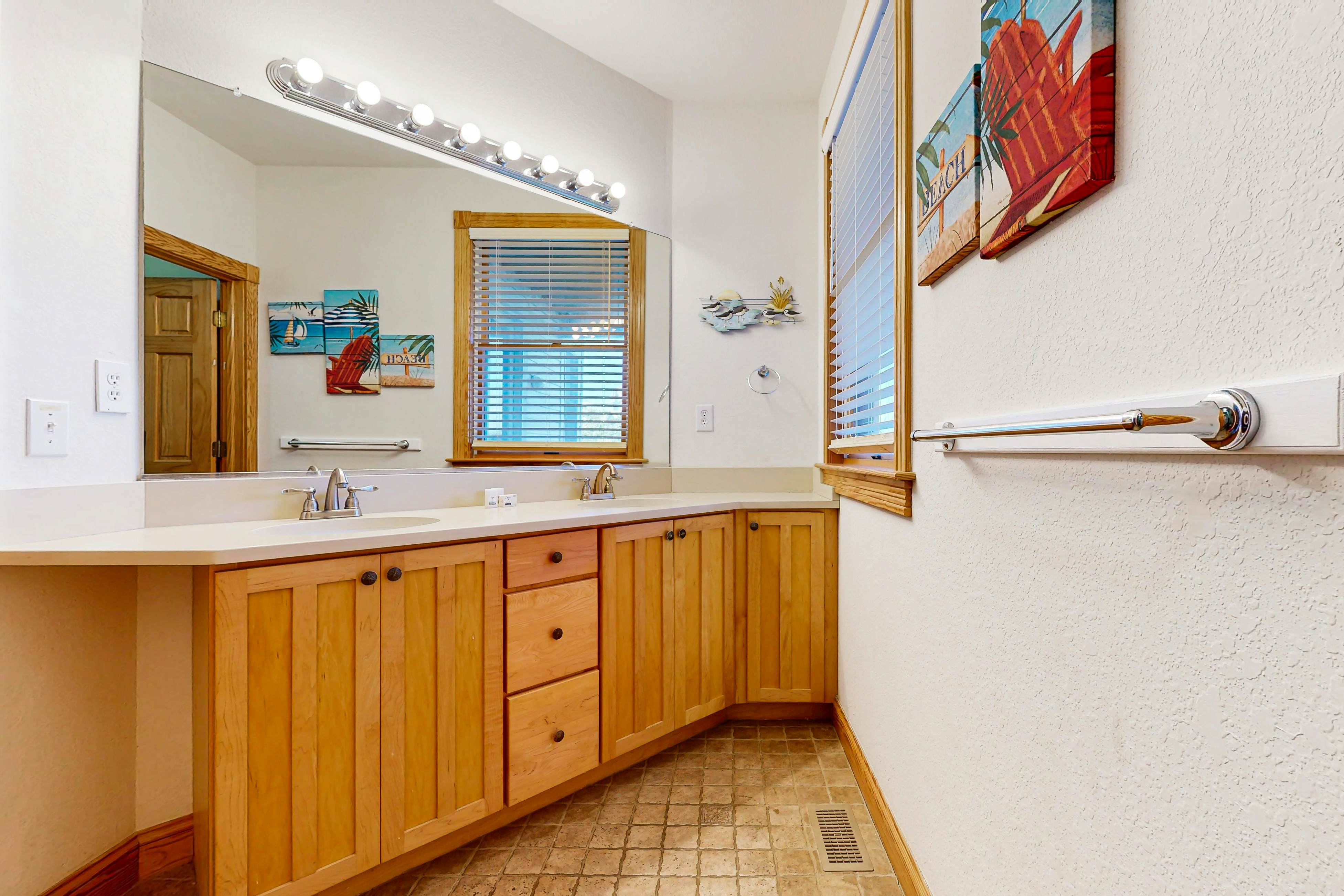 AVKS1115 The Oaks #15-11