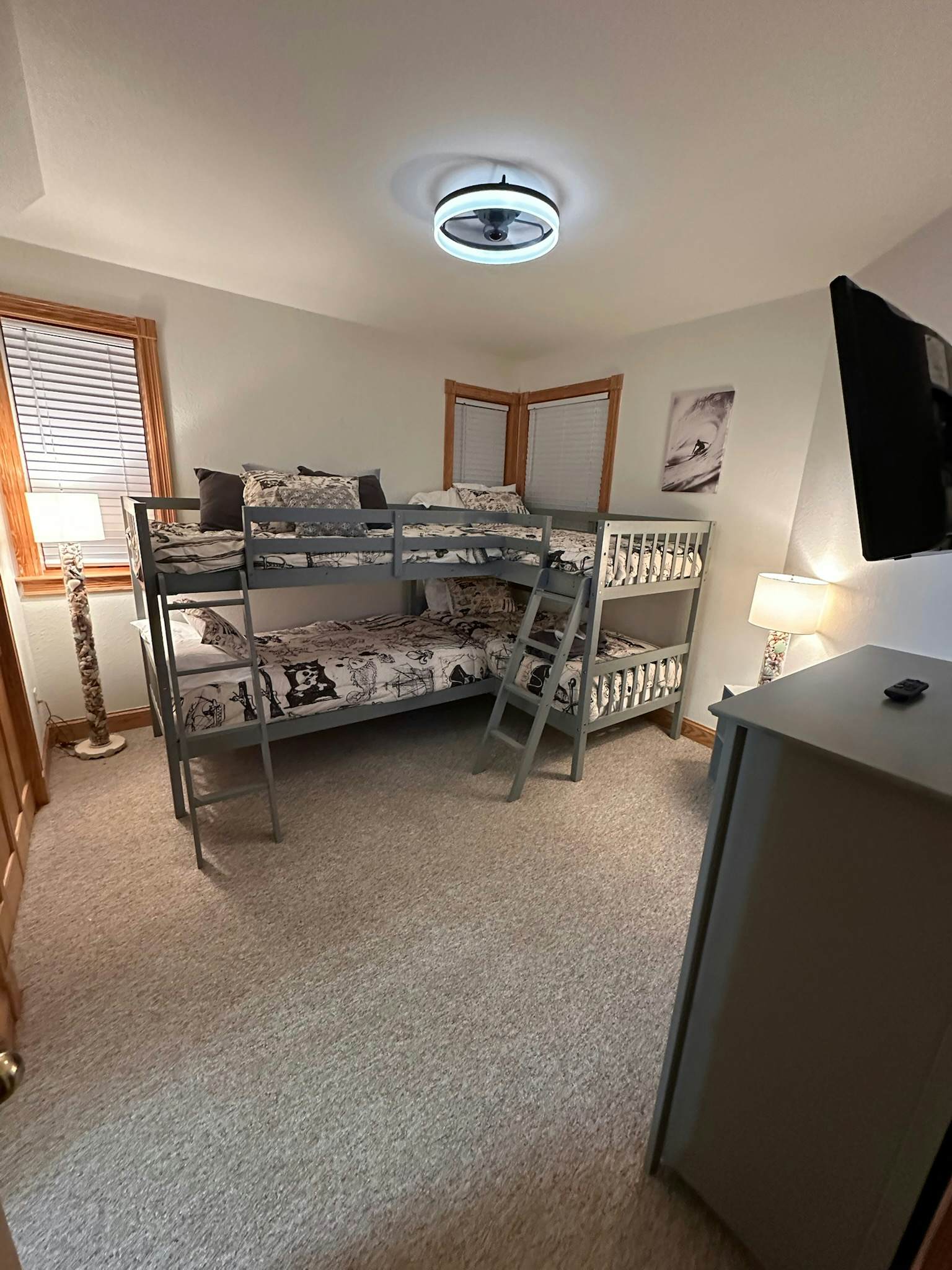 AVKS1115 The Oaks #15-11