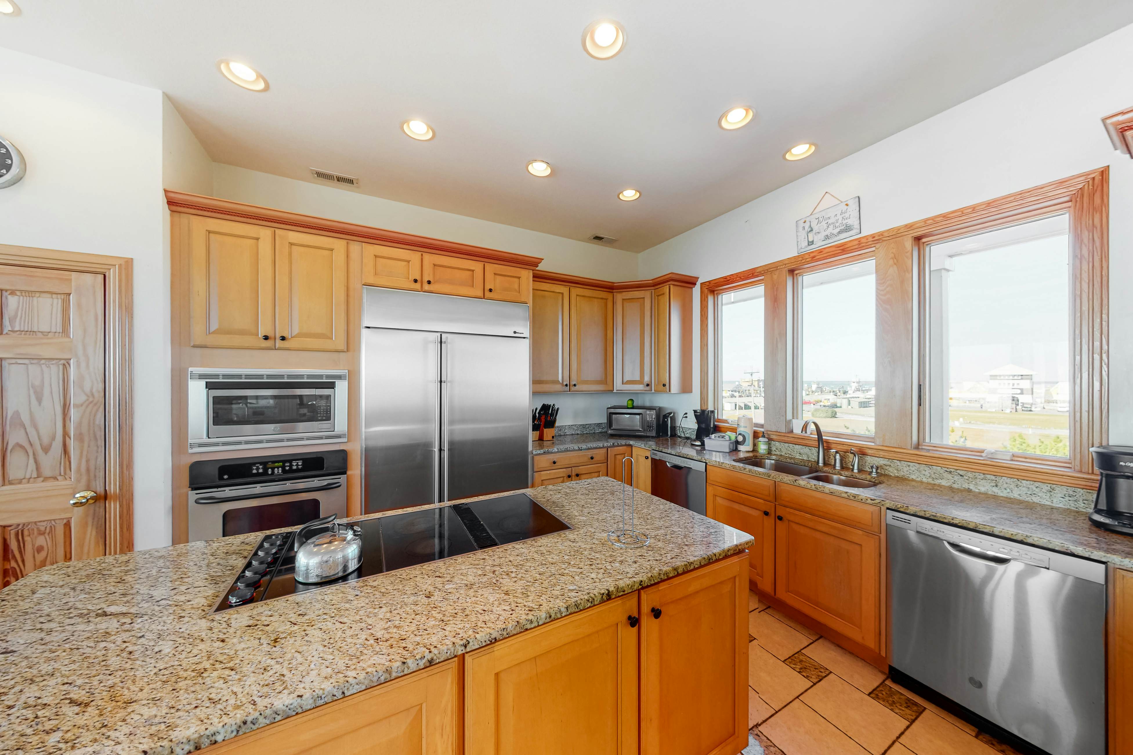 HAHL112 Pinch Me #12H