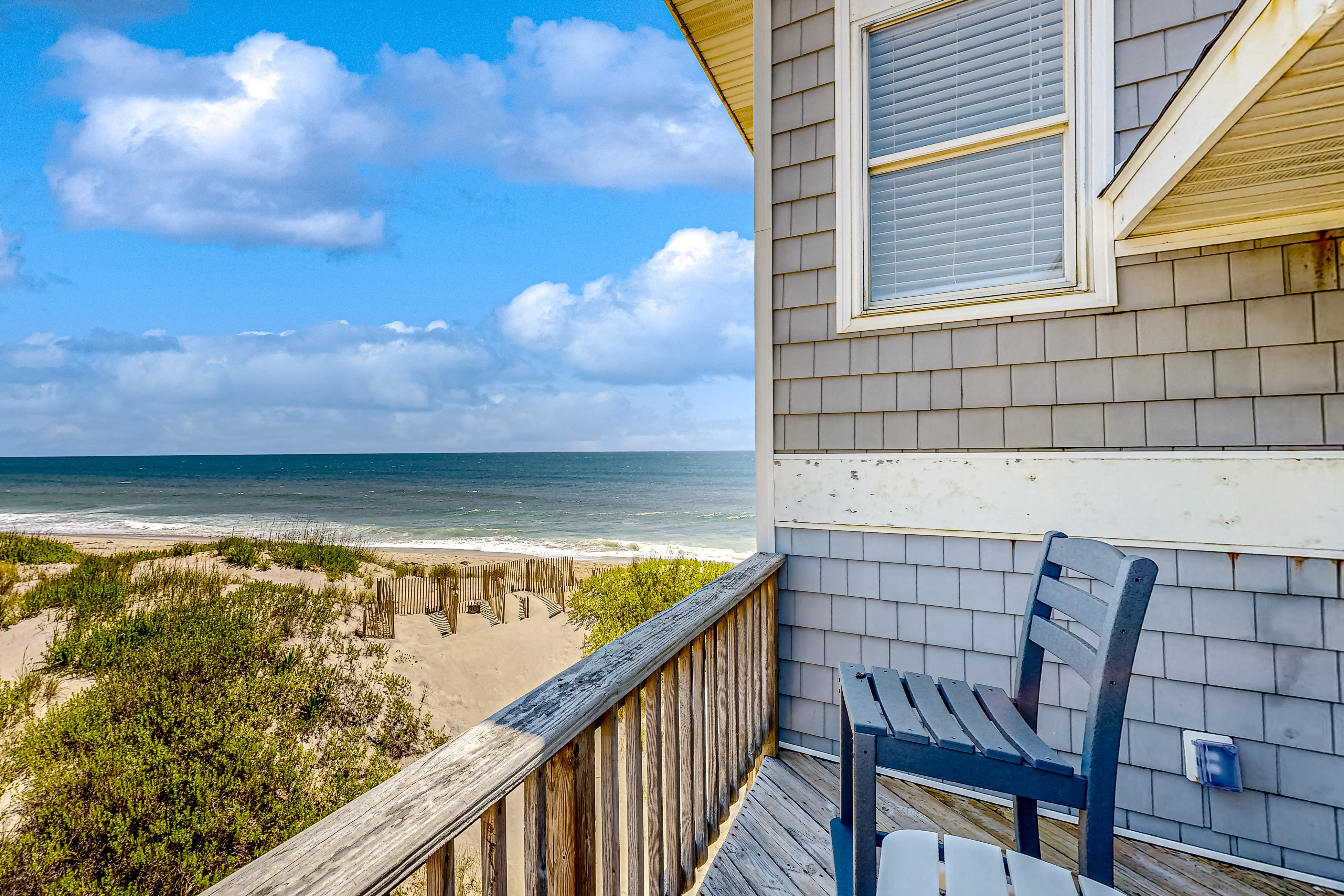 Oceanfront house with private hot tub, central AC, and WiFi