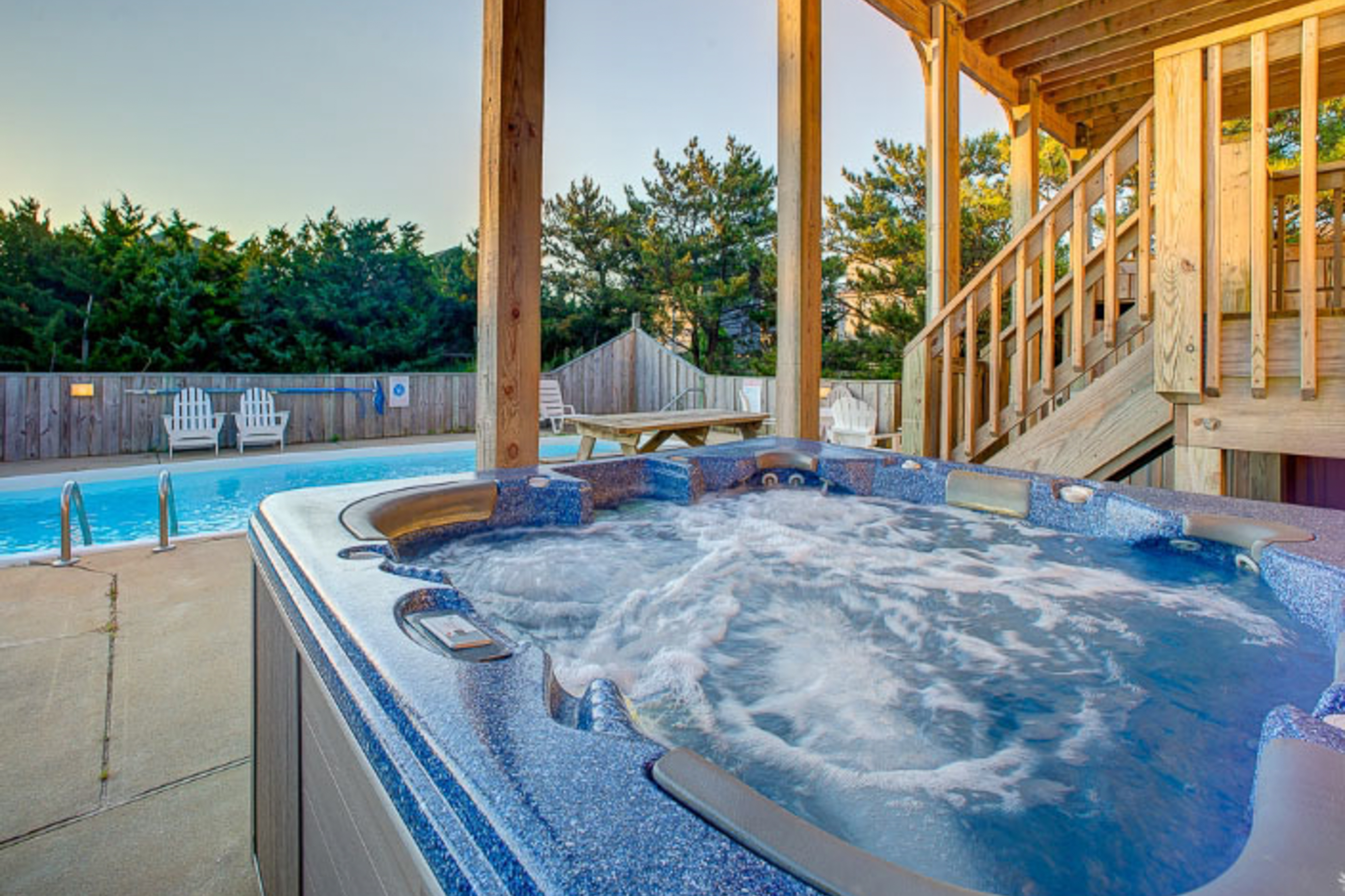 Sea Breeze: Dog-friendly, ocean views, private pool, hot tub, & fireplace