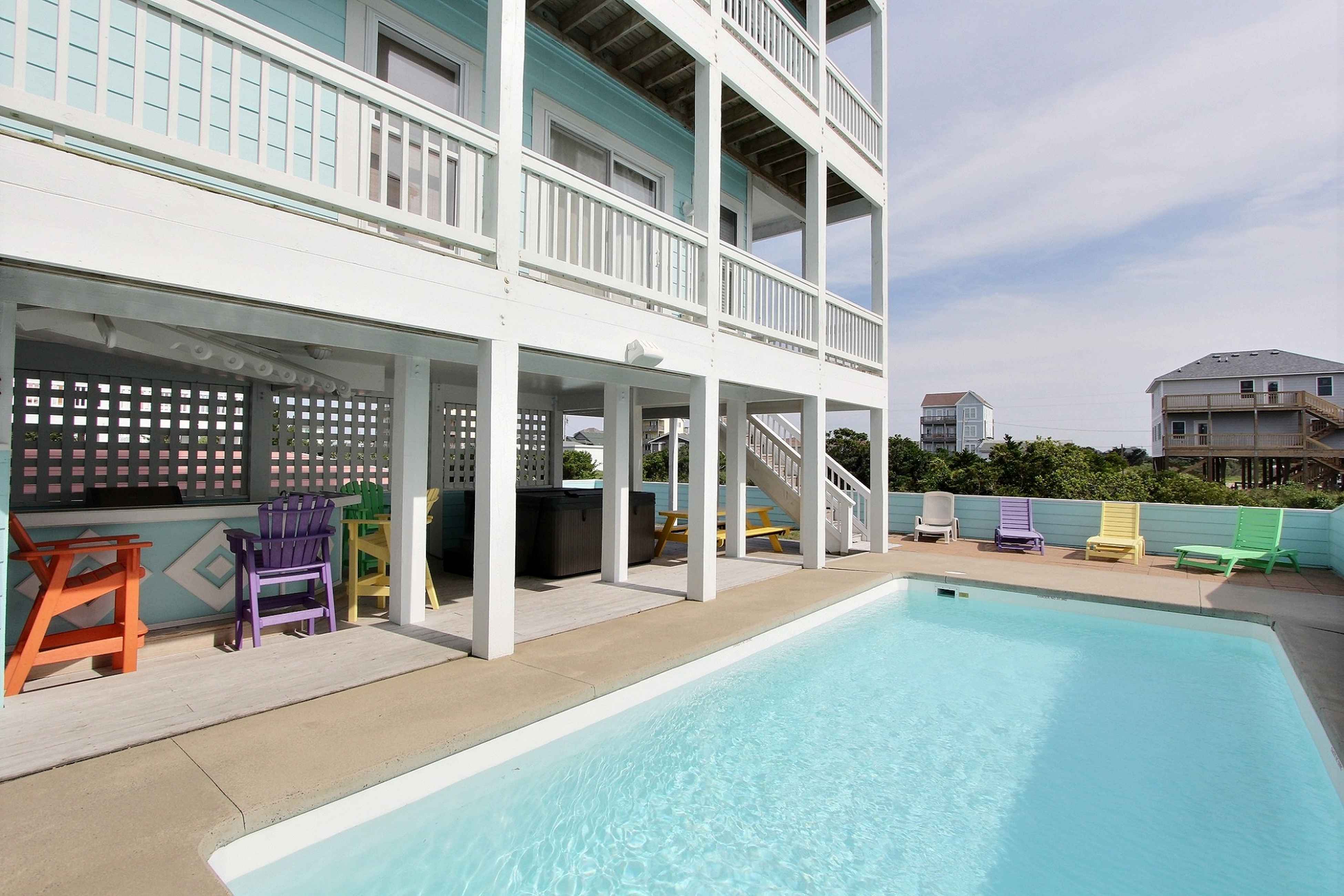 Inviting home with private hot tub, washer/dryer, & central AC