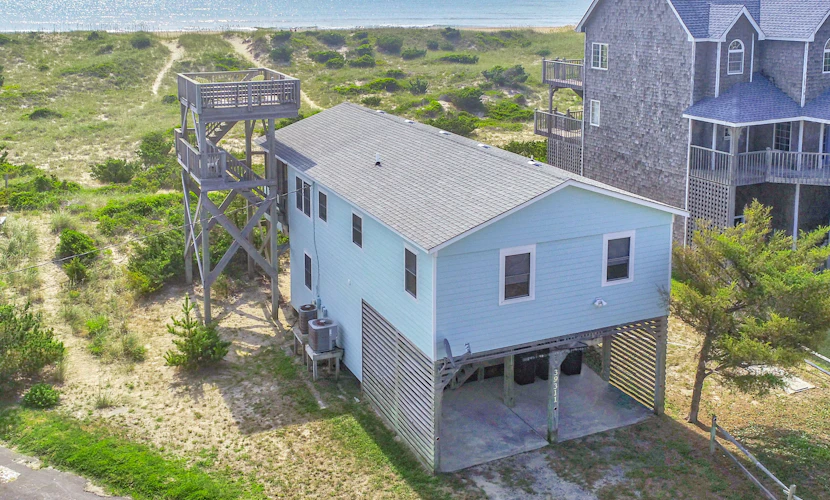 See-Shore 451: Beachfront w/private hot tub