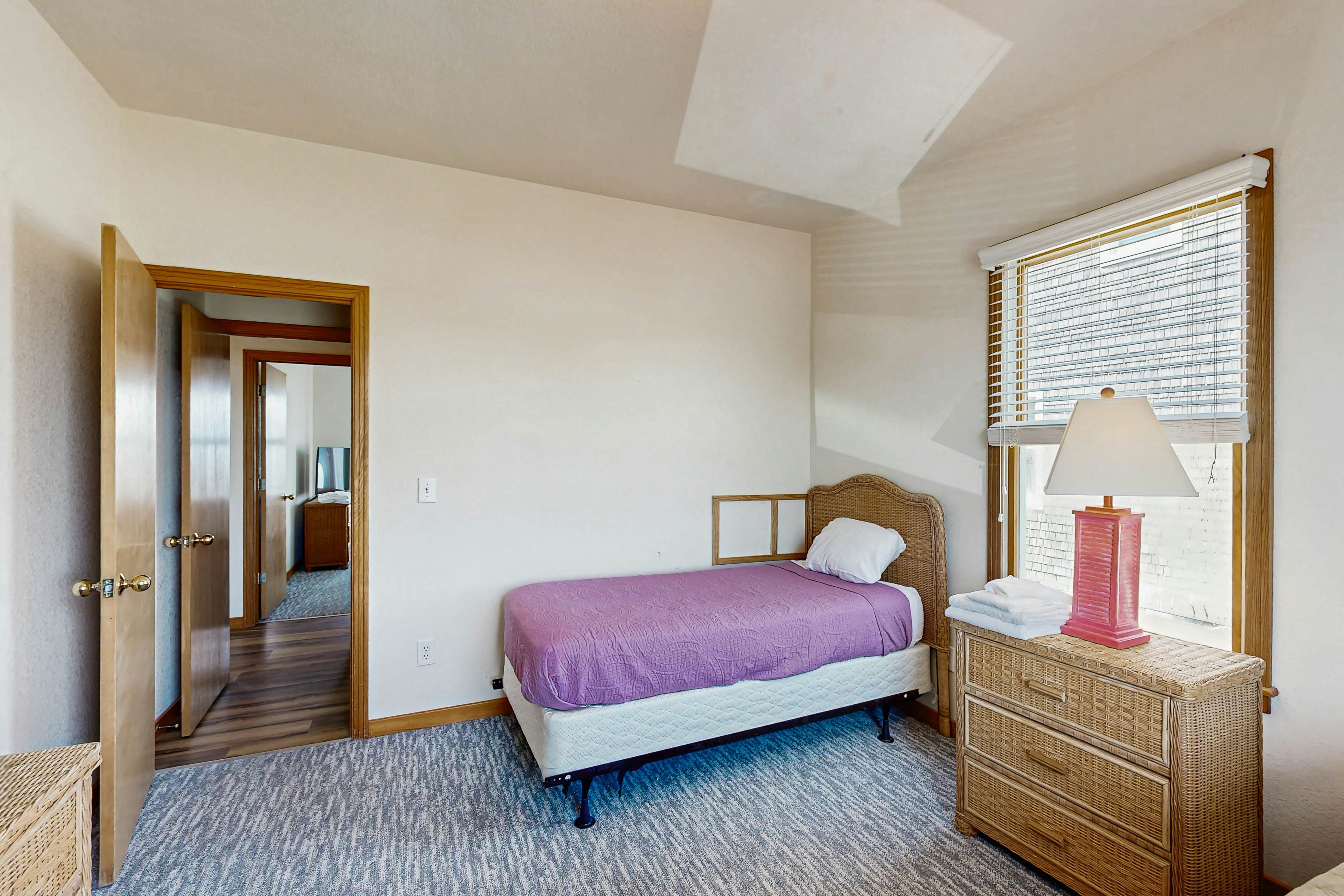 AVIC13 Island Gust  #13-I