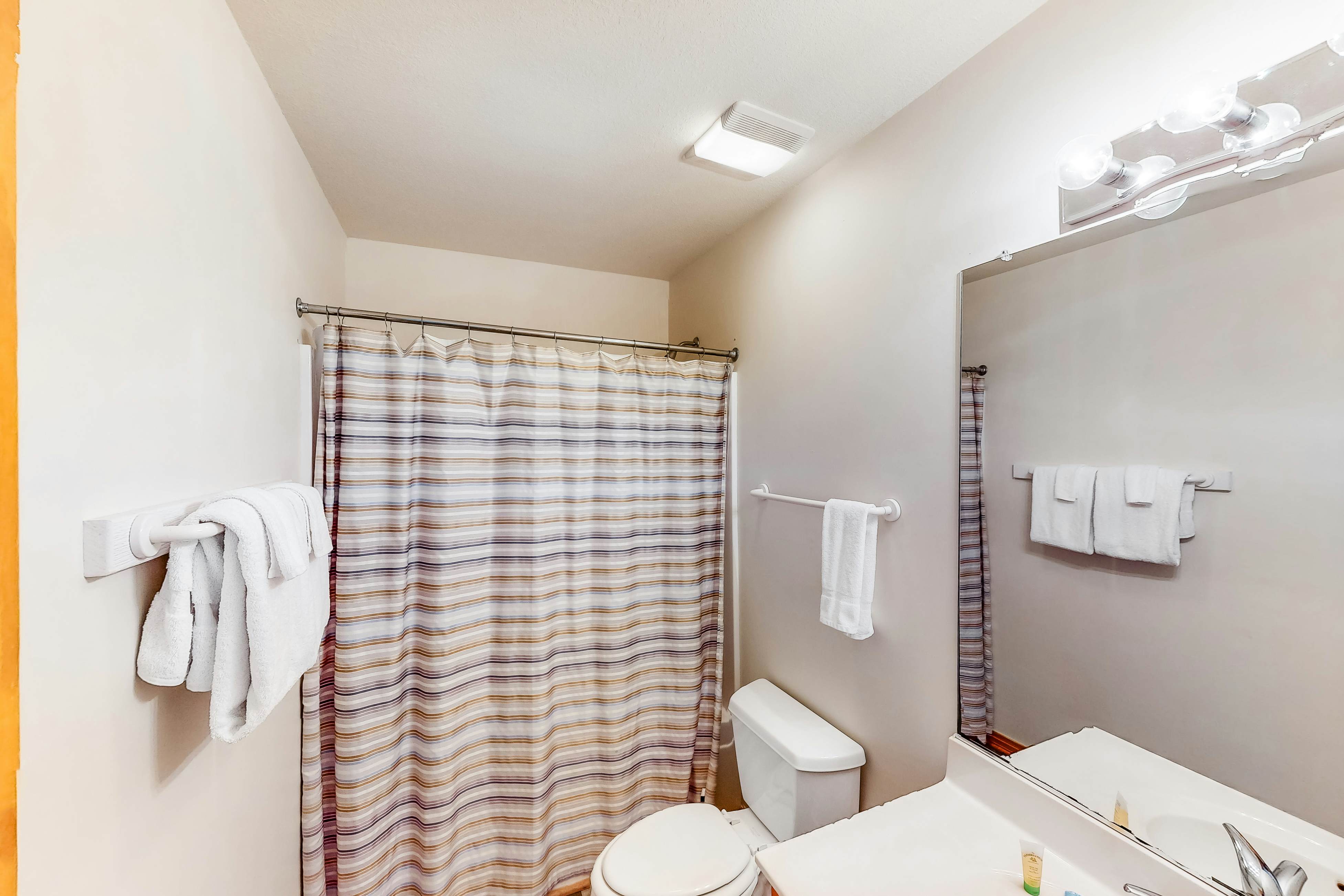 AVIC15 Island Thunder  #15-I