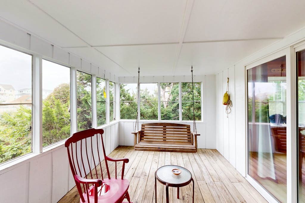 Blue Dolphin 054: Dog-friendly,ocean views, rooftop deck