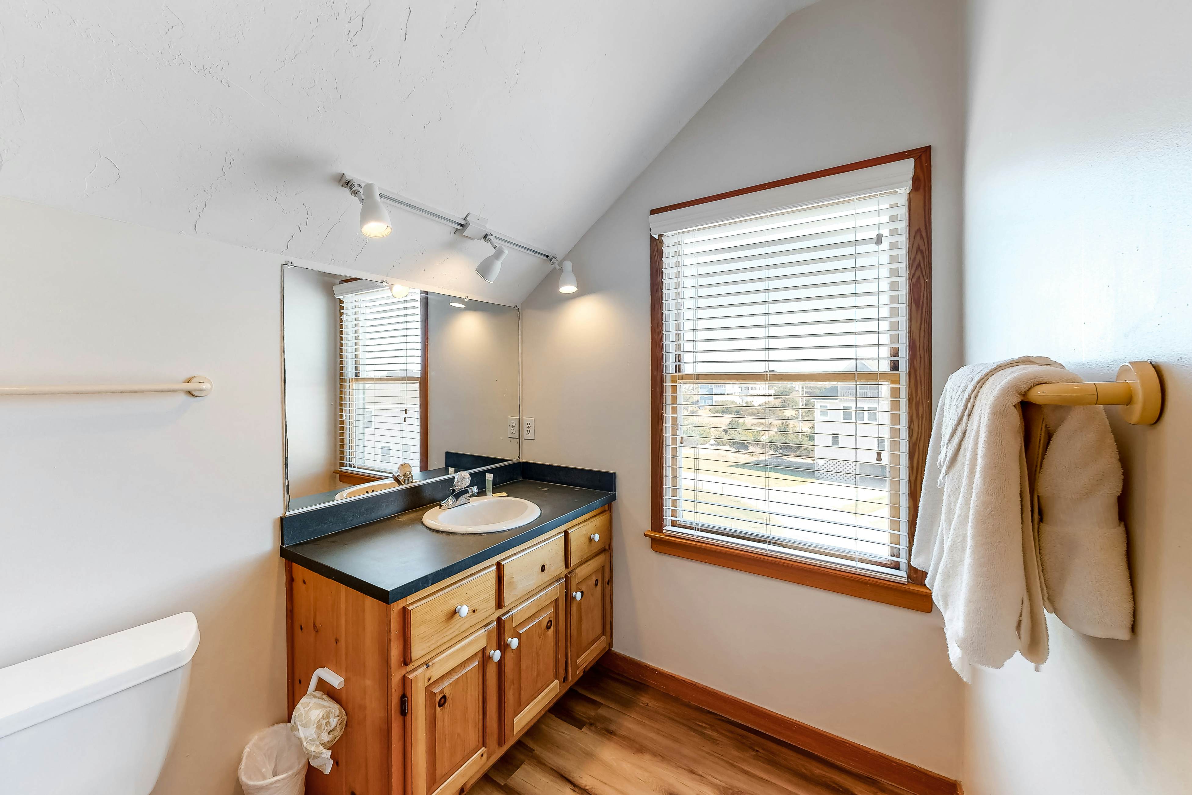 AVIC5 Island Gale  #5-I