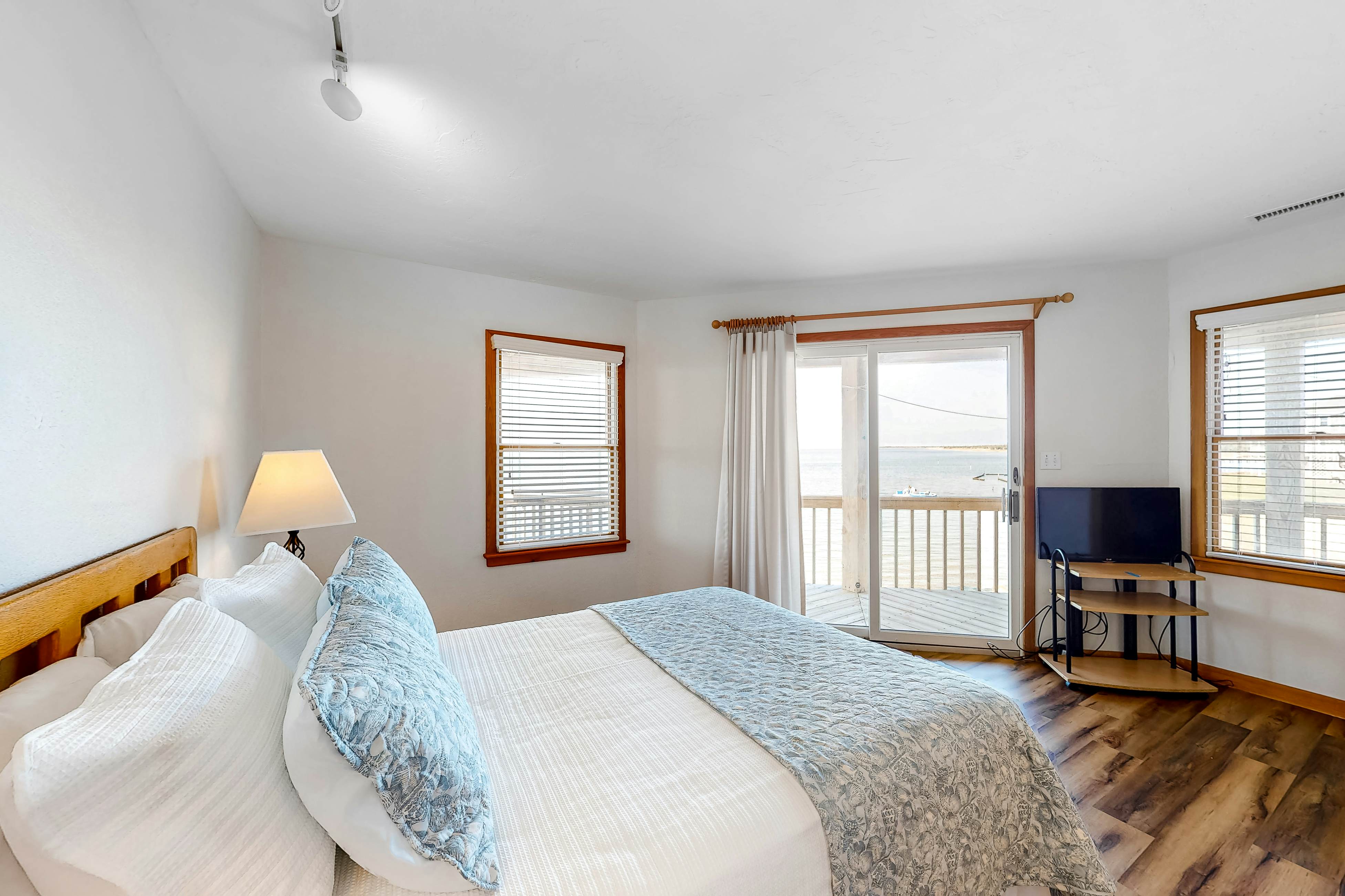 AVIC5 Island Gale  #5-I