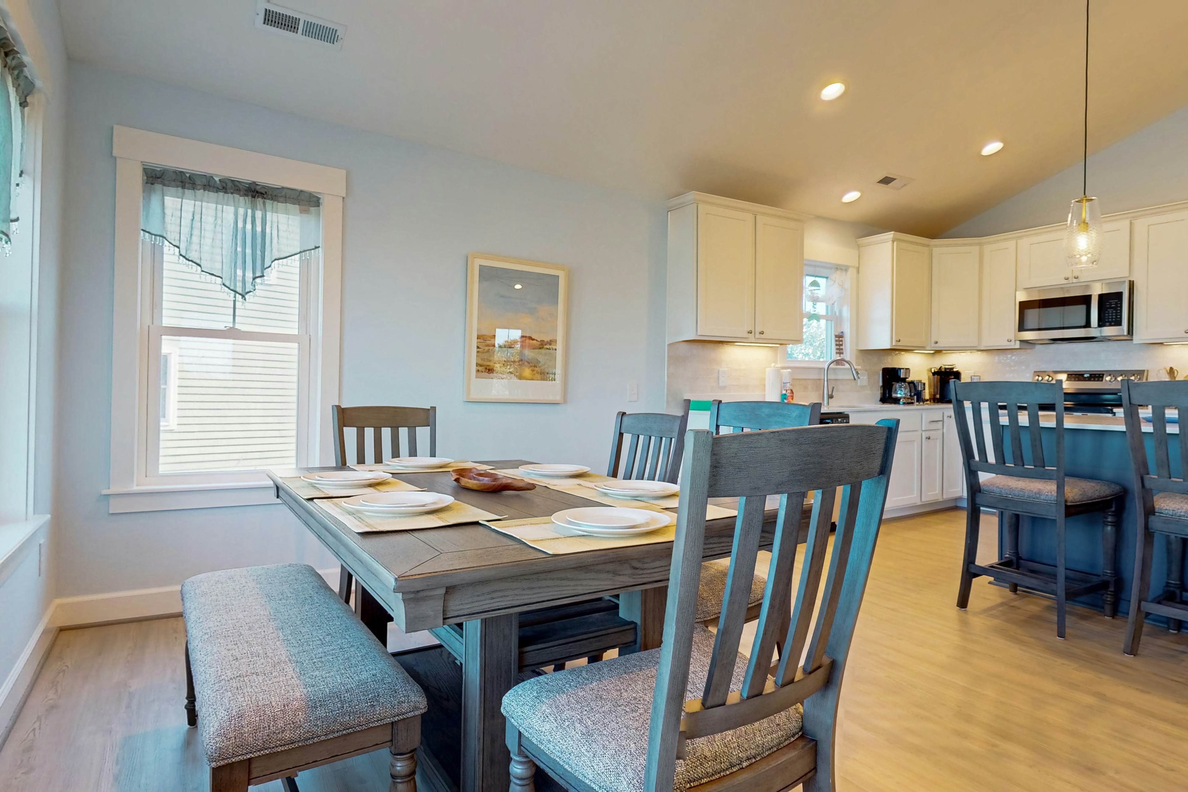 AVKS1125A The Green Turtle  - Upstairs