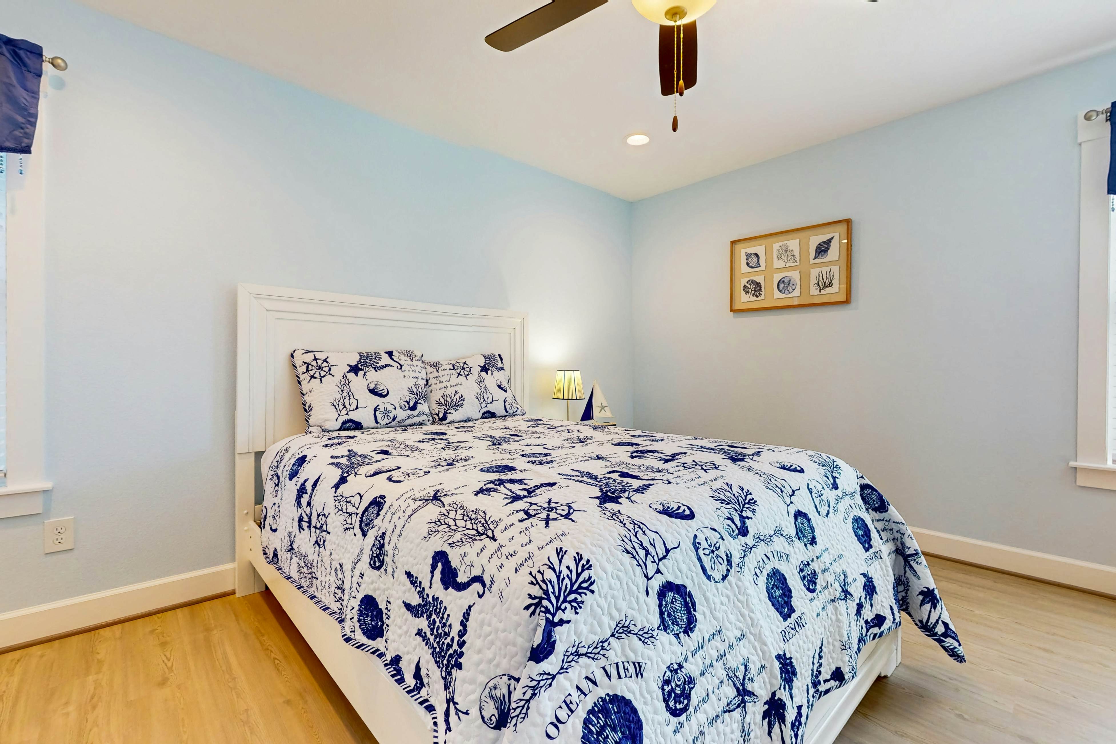 AVKS1125A The Green Turtle  - Upstairs