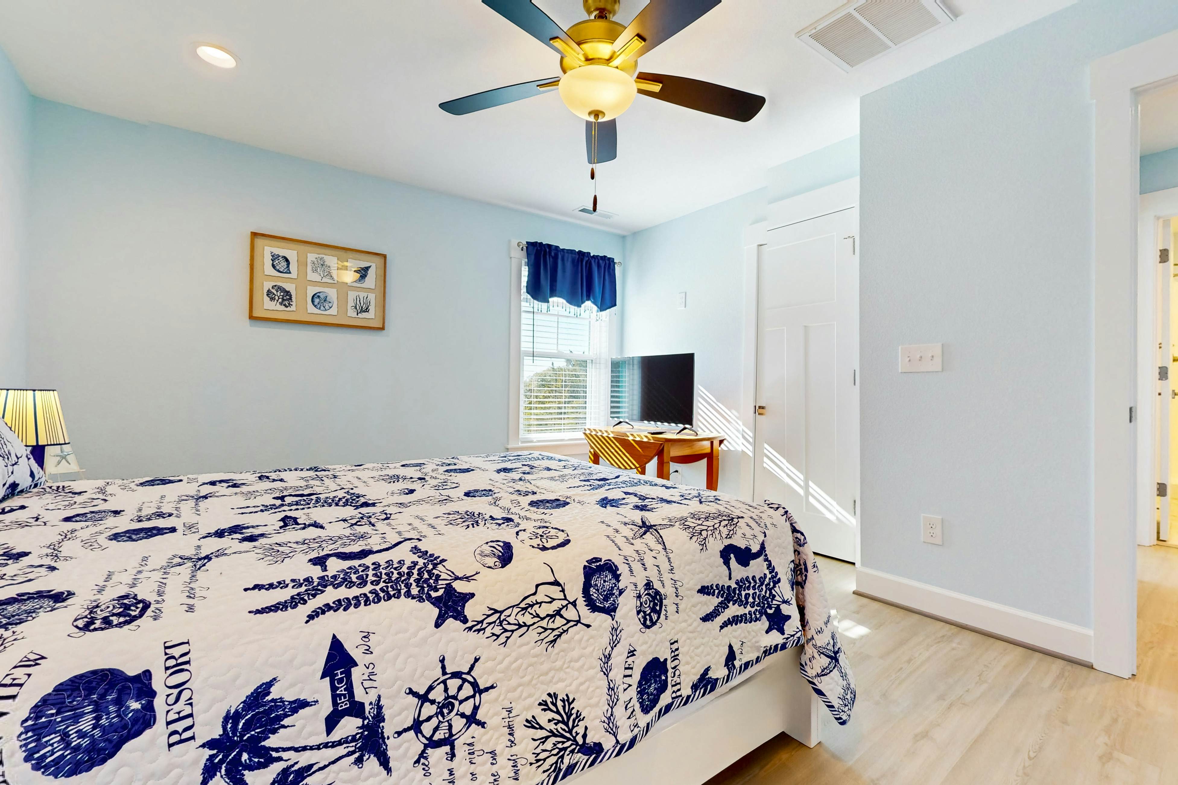 AVKS1125A The Green Turtle  - Upstairs