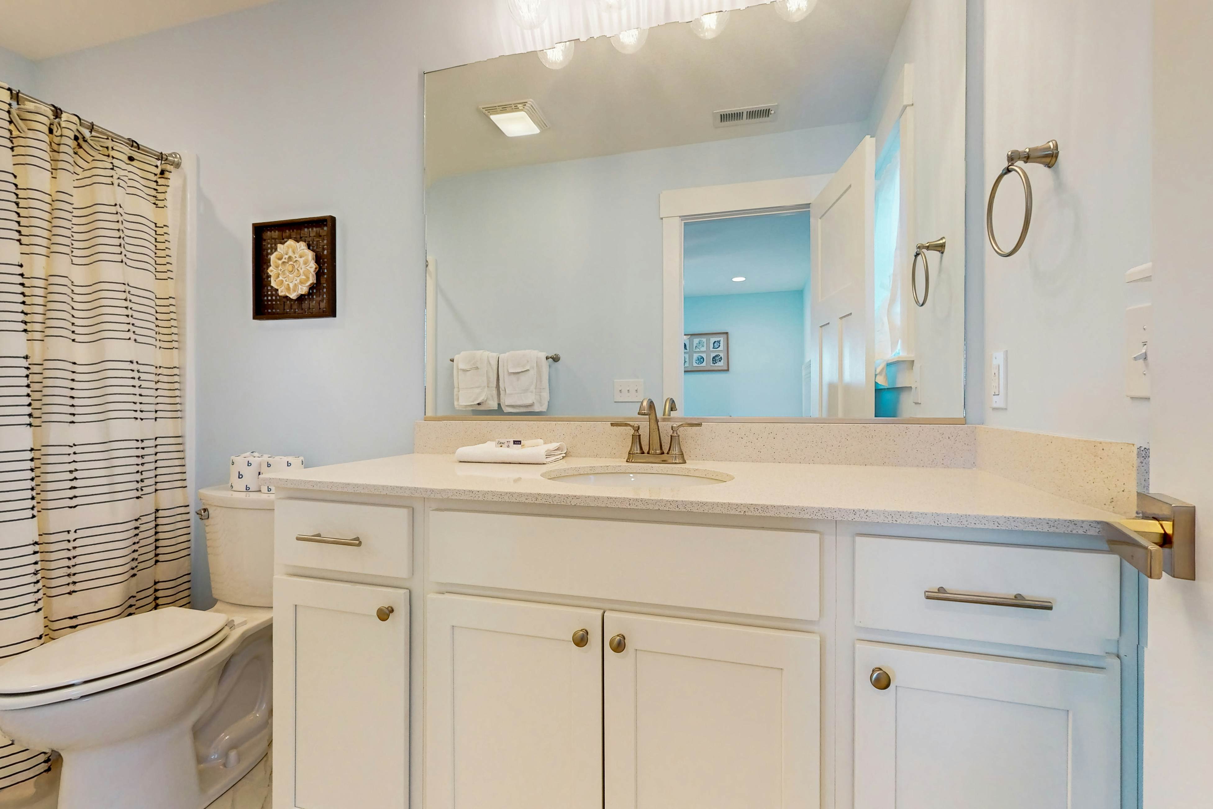 AVKS1125A The Green Turtle  - Upstairs