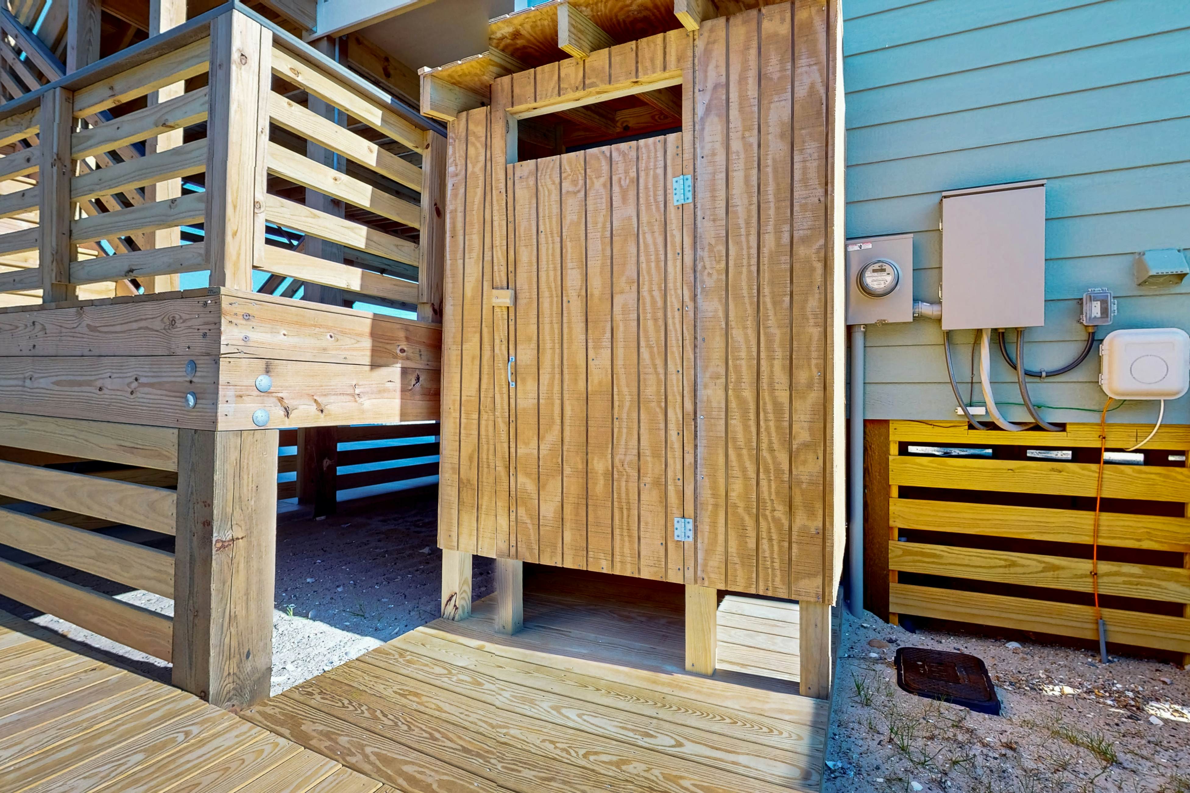 AVKS1125A The Green Turtle  - Upstairs