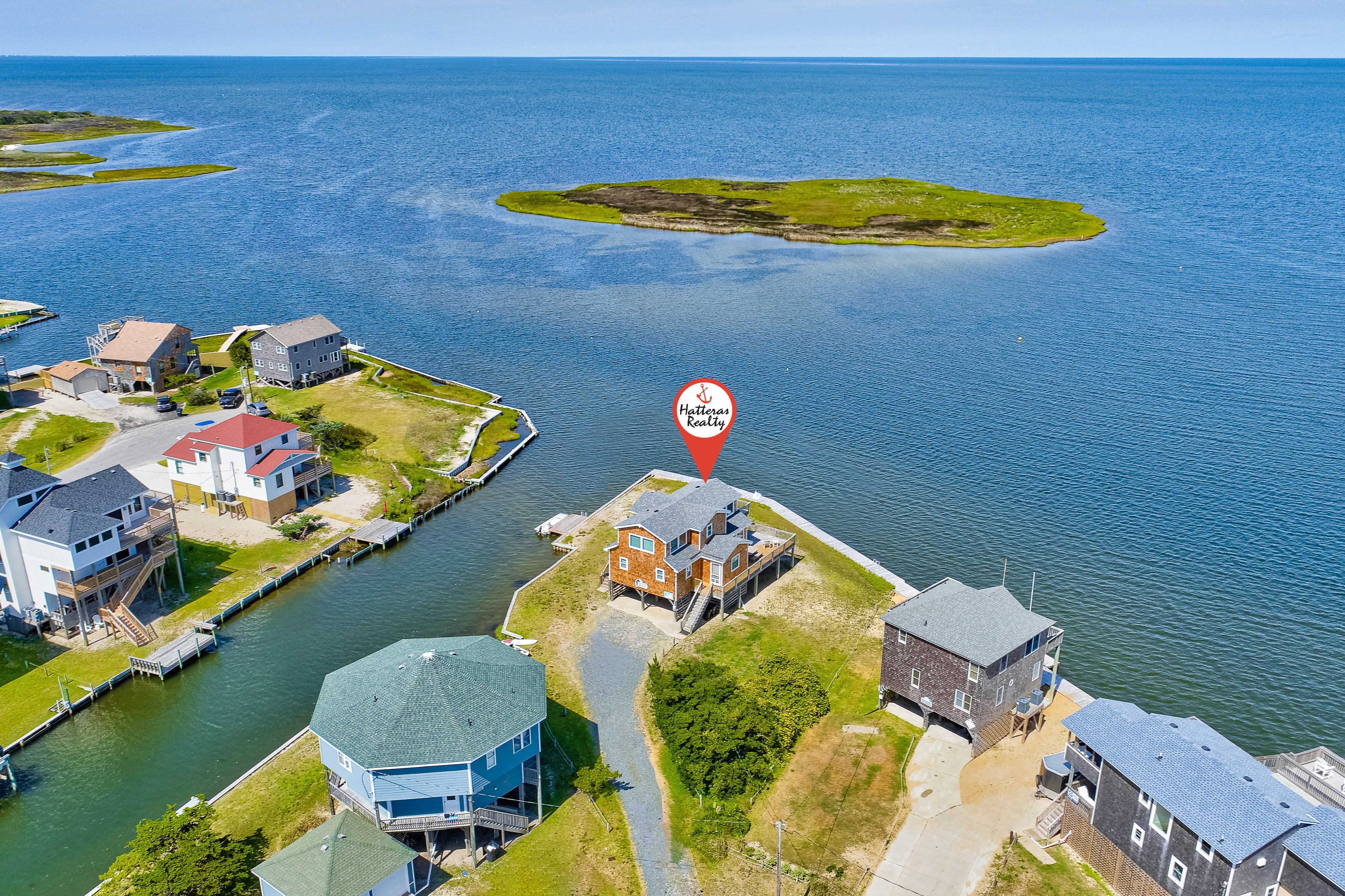 Breezy Point 39: Waterfront windsurfers' retreat w/private dock