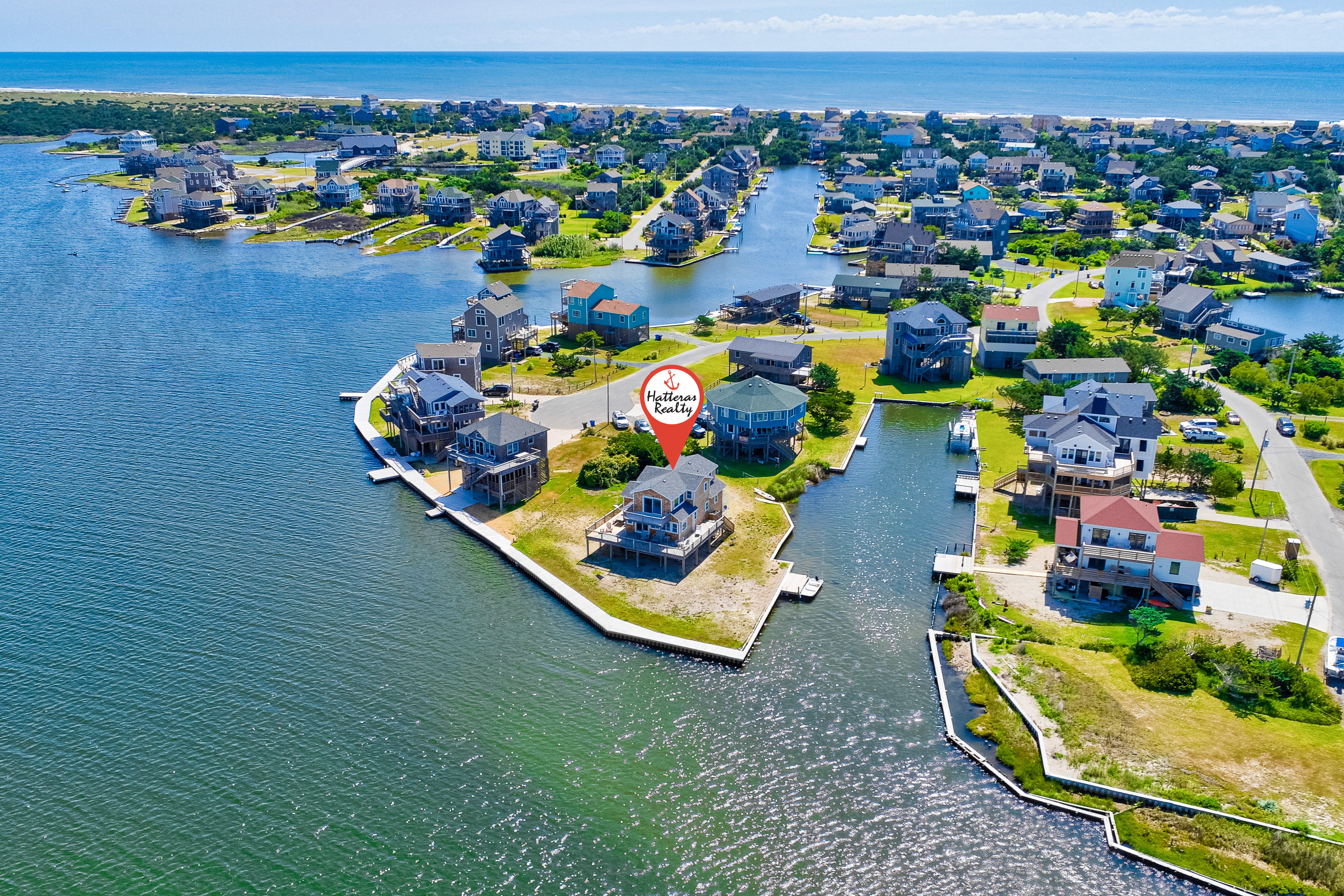 Breezy Point 39: Waterfront windsurfers' retreat w/private dock