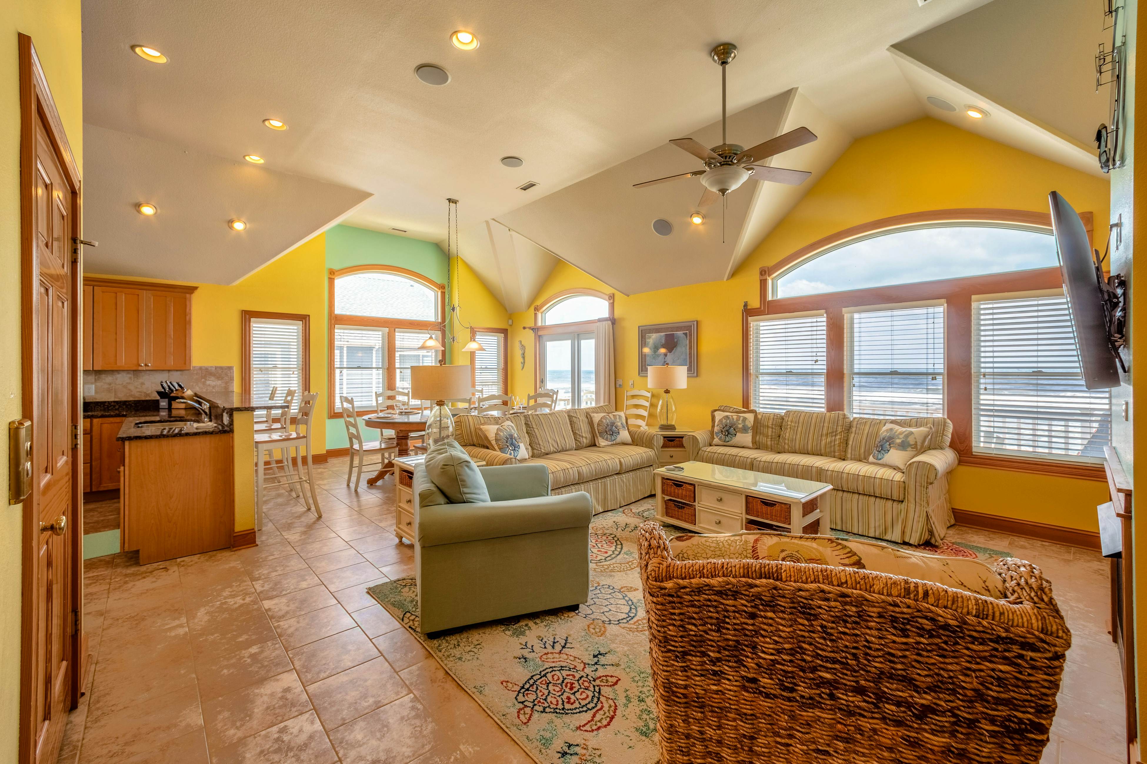 AV220 Coastal Charm 220