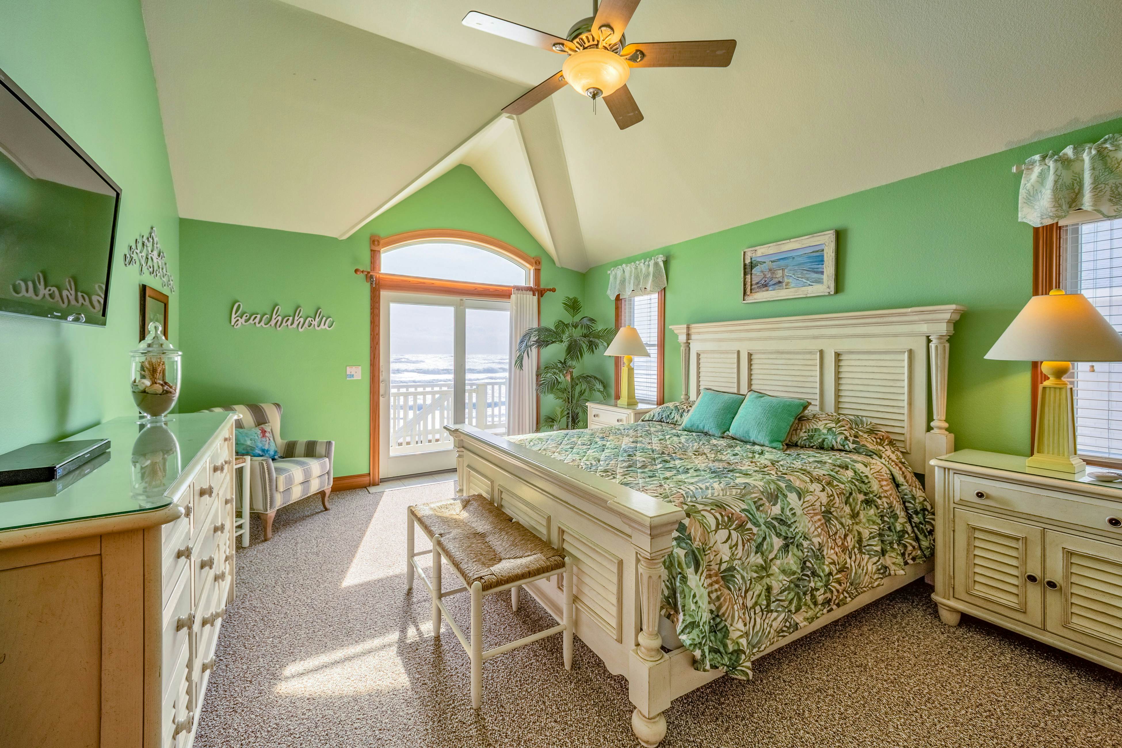 AV220 Coastal Charm 220